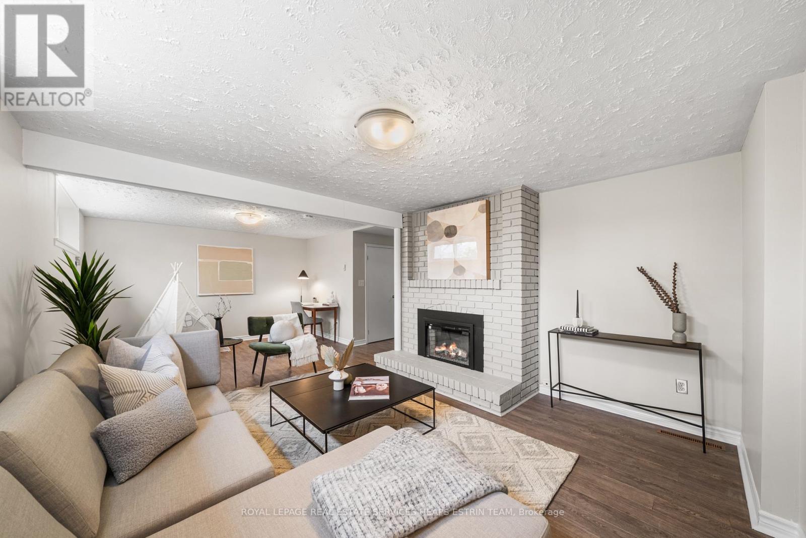 












7 KECALA ROAD

,
Toronto,




Ontario
M1P1K5

