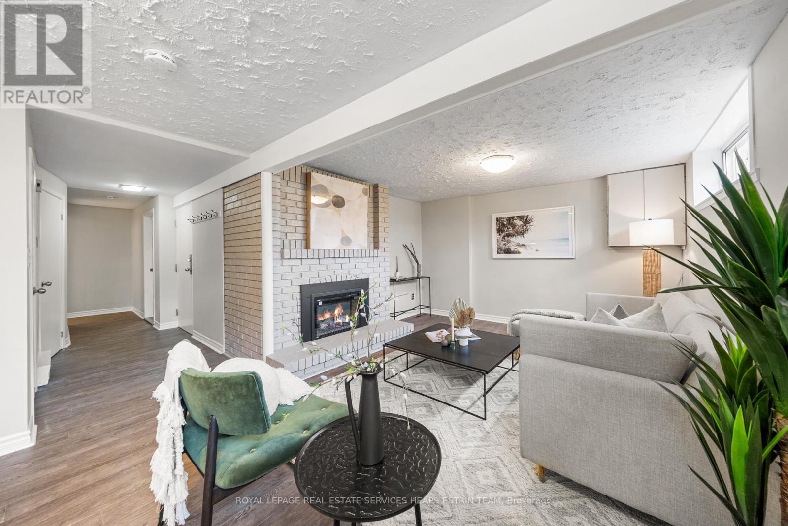 












7 KECALA ROAD

,
Toronto,




Ontario
M1P1K5

