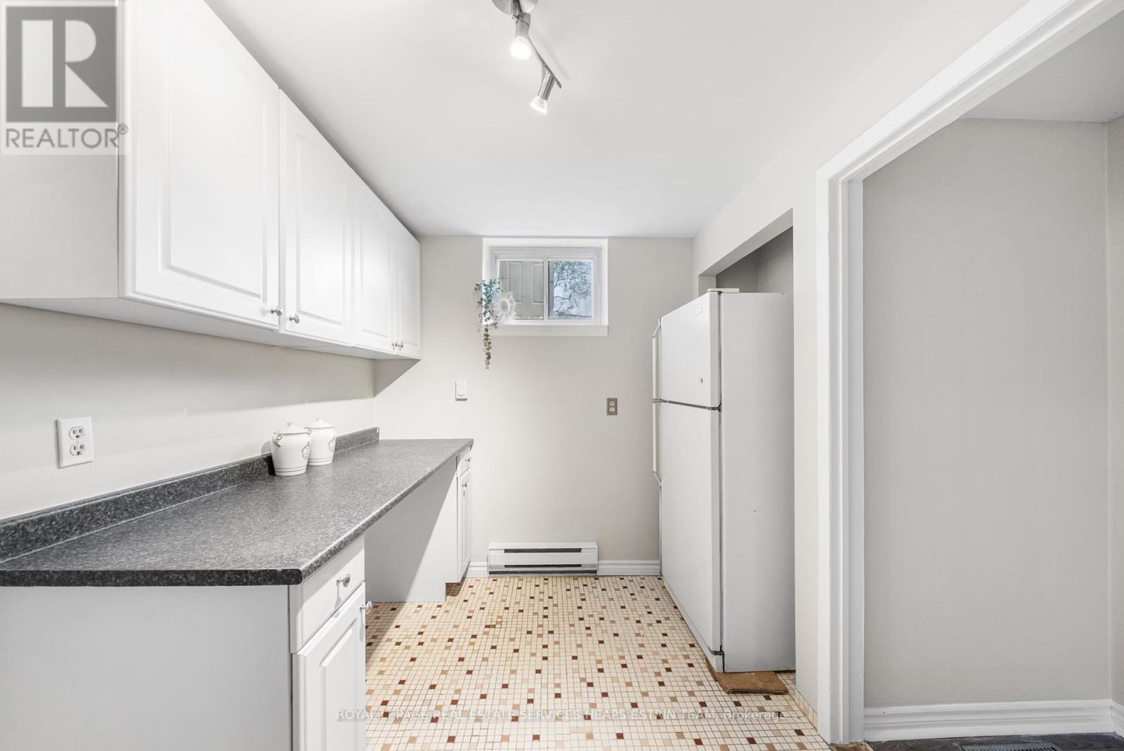 












7 KECALA ROAD

,
Toronto,




Ontario
M1P1K5

