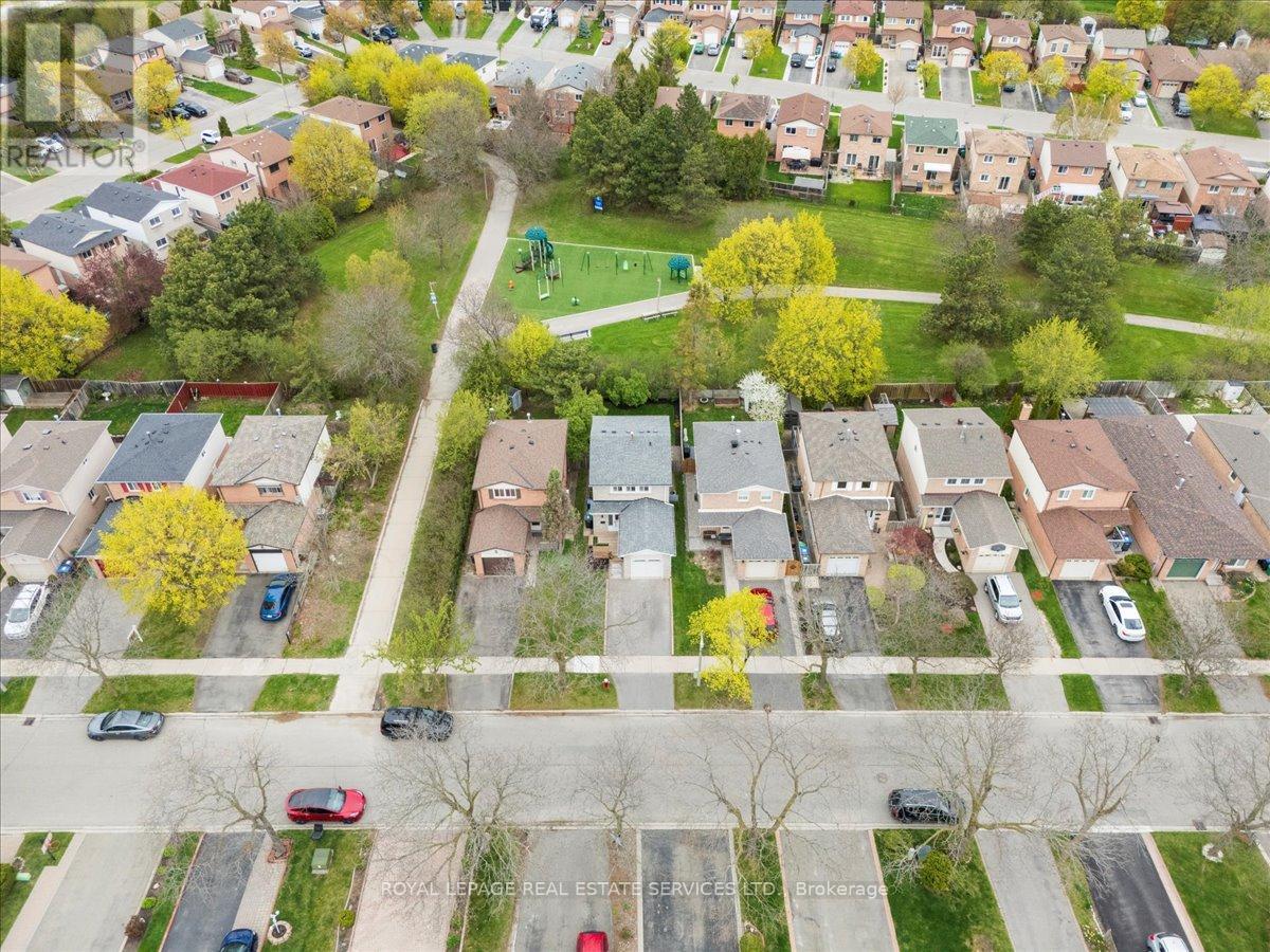 












25 WHEATFIELD ROAD

,
Brampton,




Ontario
L6X2V4

