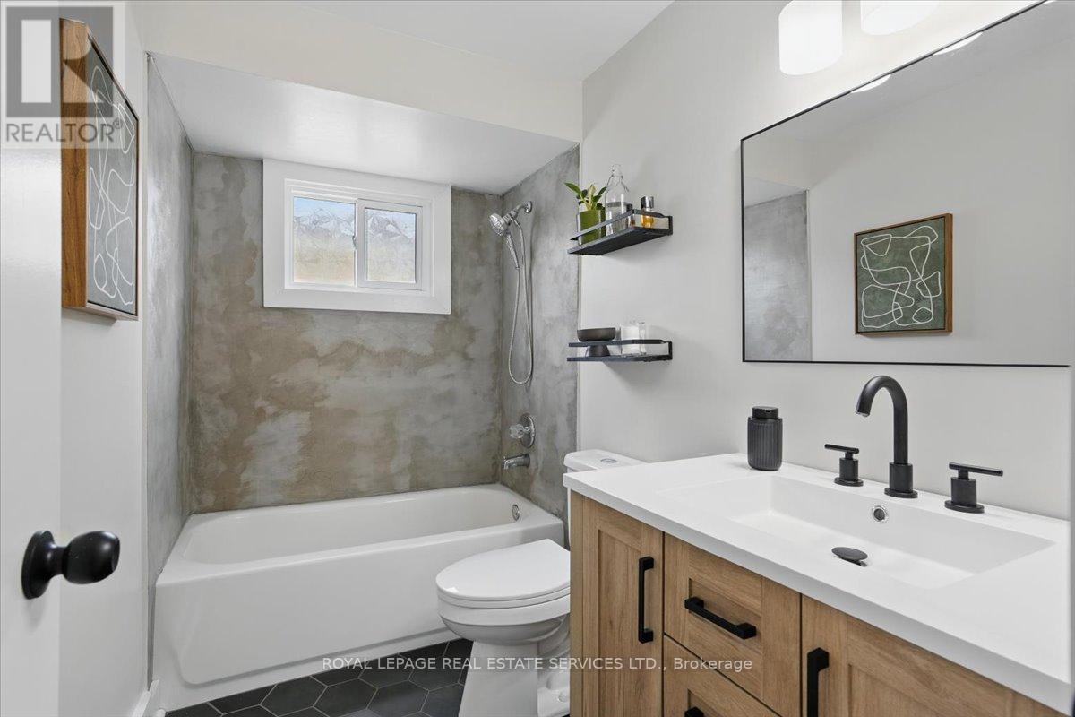 












25 WHEATFIELD ROAD

,
Brampton,




Ontario
L6X2V4

