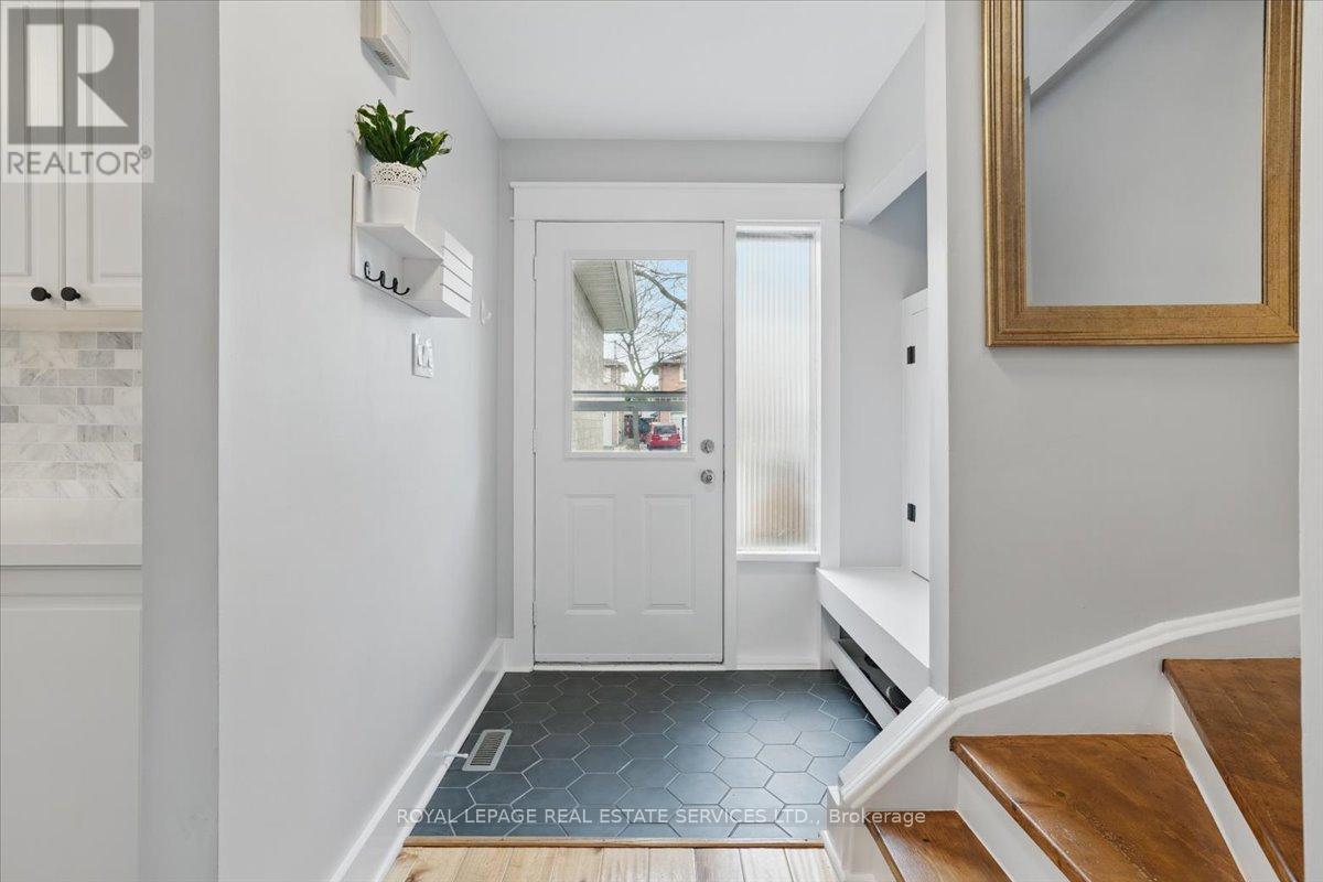 












25 WHEATFIELD ROAD

,
Brampton,




Ontario
L6X2V4

