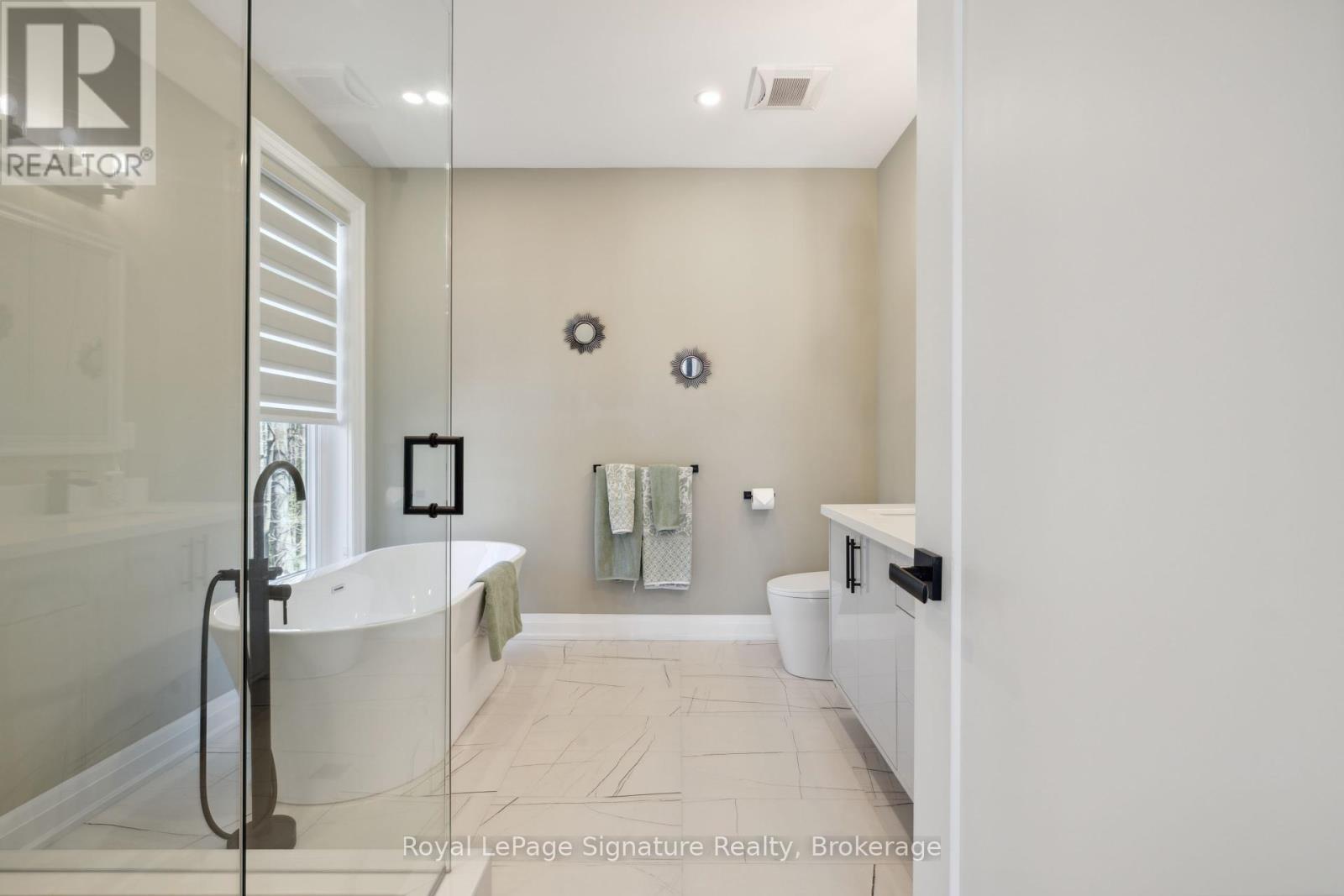 












115 RANKIN'S CRESCENT

,
Blue Mountains,




Ontario
N0H2P0


