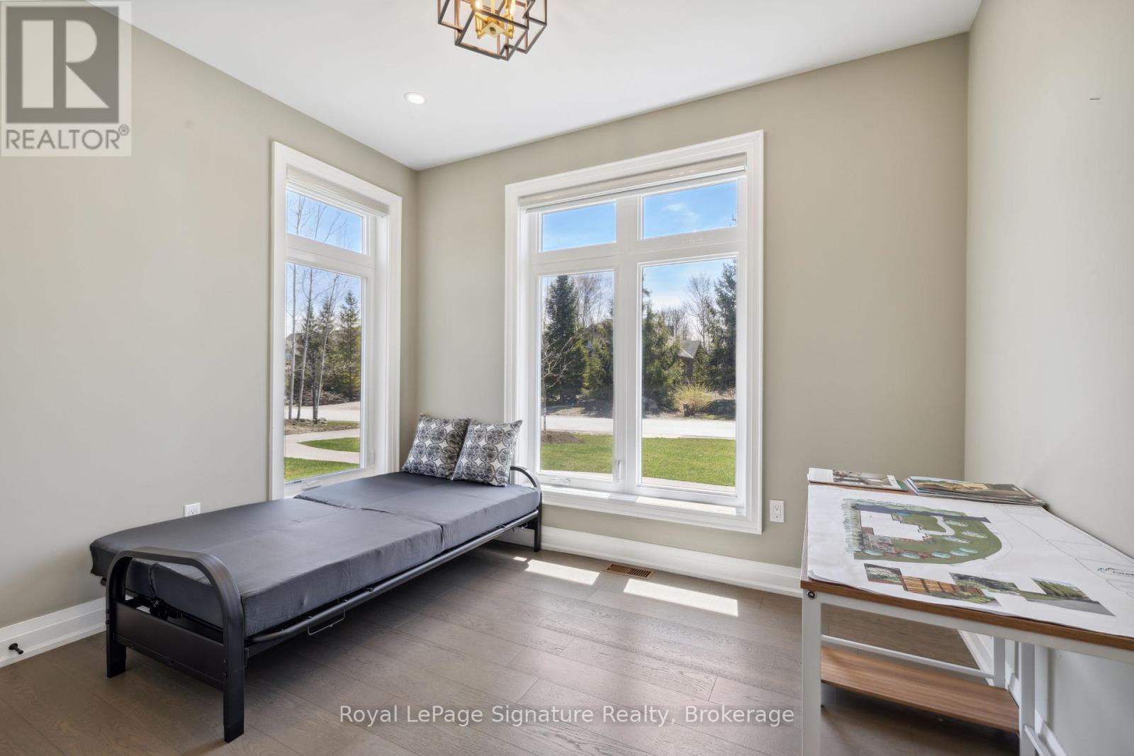 












115 RANKIN'S CRESCENT

,
Blue Mountains,




Ontario
N0H2P0


