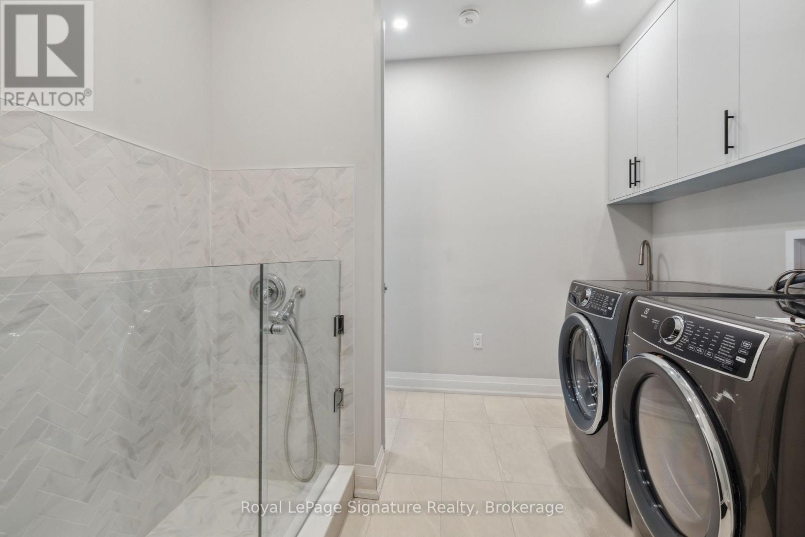 












115 RANKIN'S CRESCENT

,
Blue Mountains,




Ontario
N0H2P0

