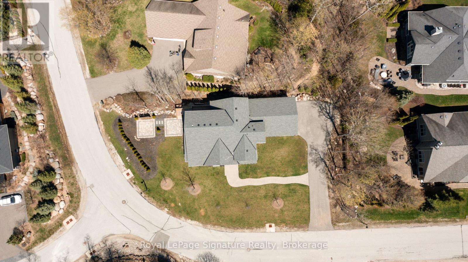 












115 RANKIN'S CRESCENT

,
Blue Mountains,




Ontario
N0H2P0

