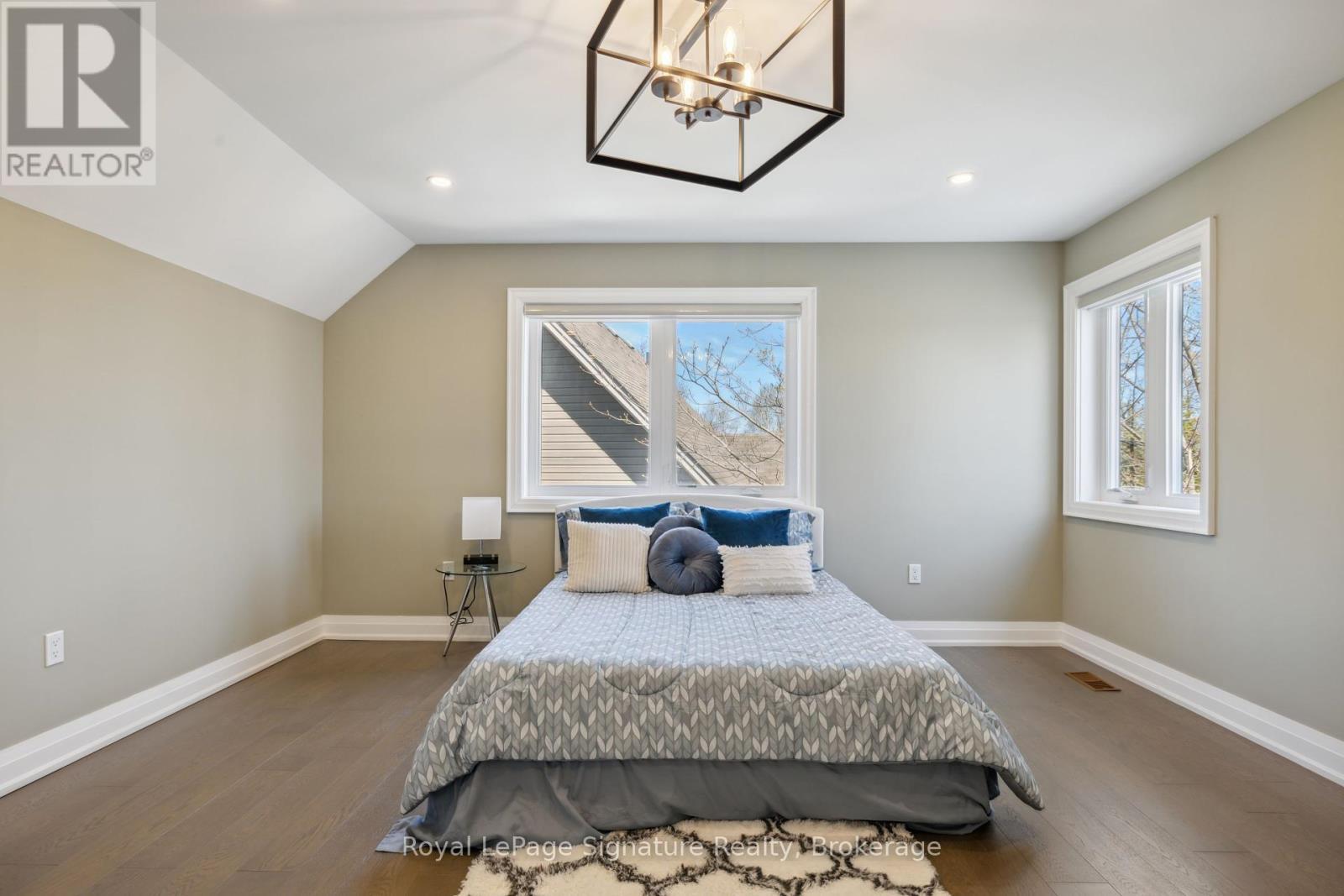 












115 RANKIN'S CRESCENT

,
Blue Mountains,




Ontario
N0H2P0

