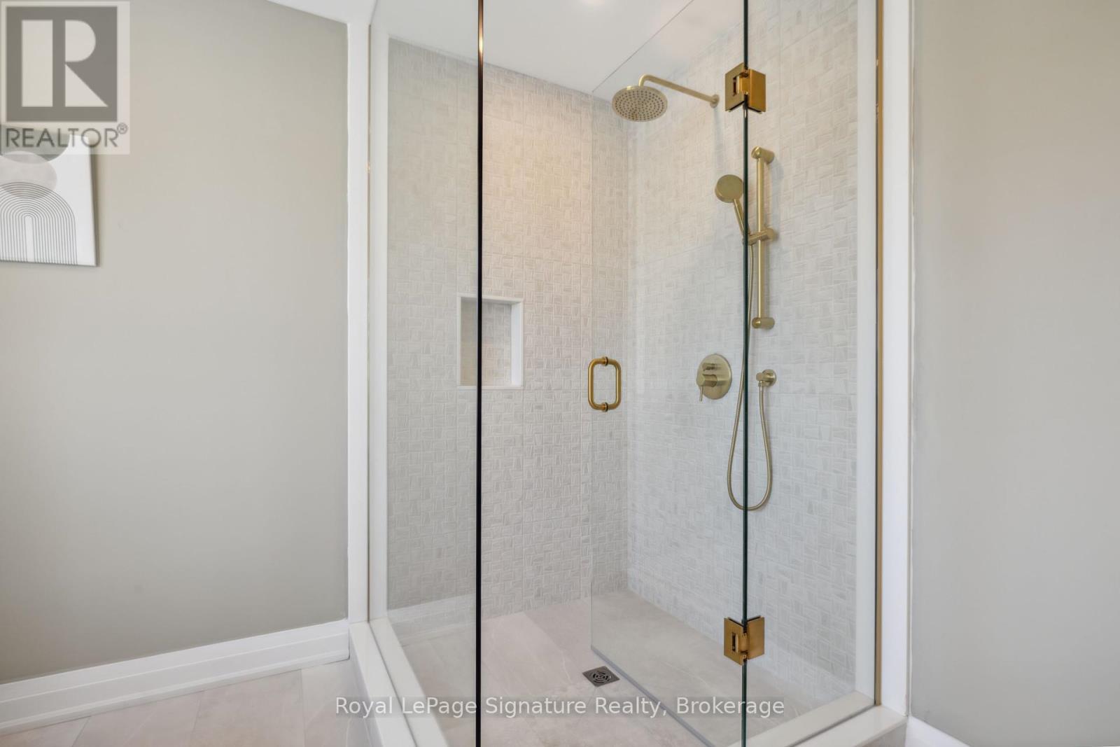 












115 RANKIN'S CRESCENT

,
Blue Mountains,




Ontario
N0H2P0

