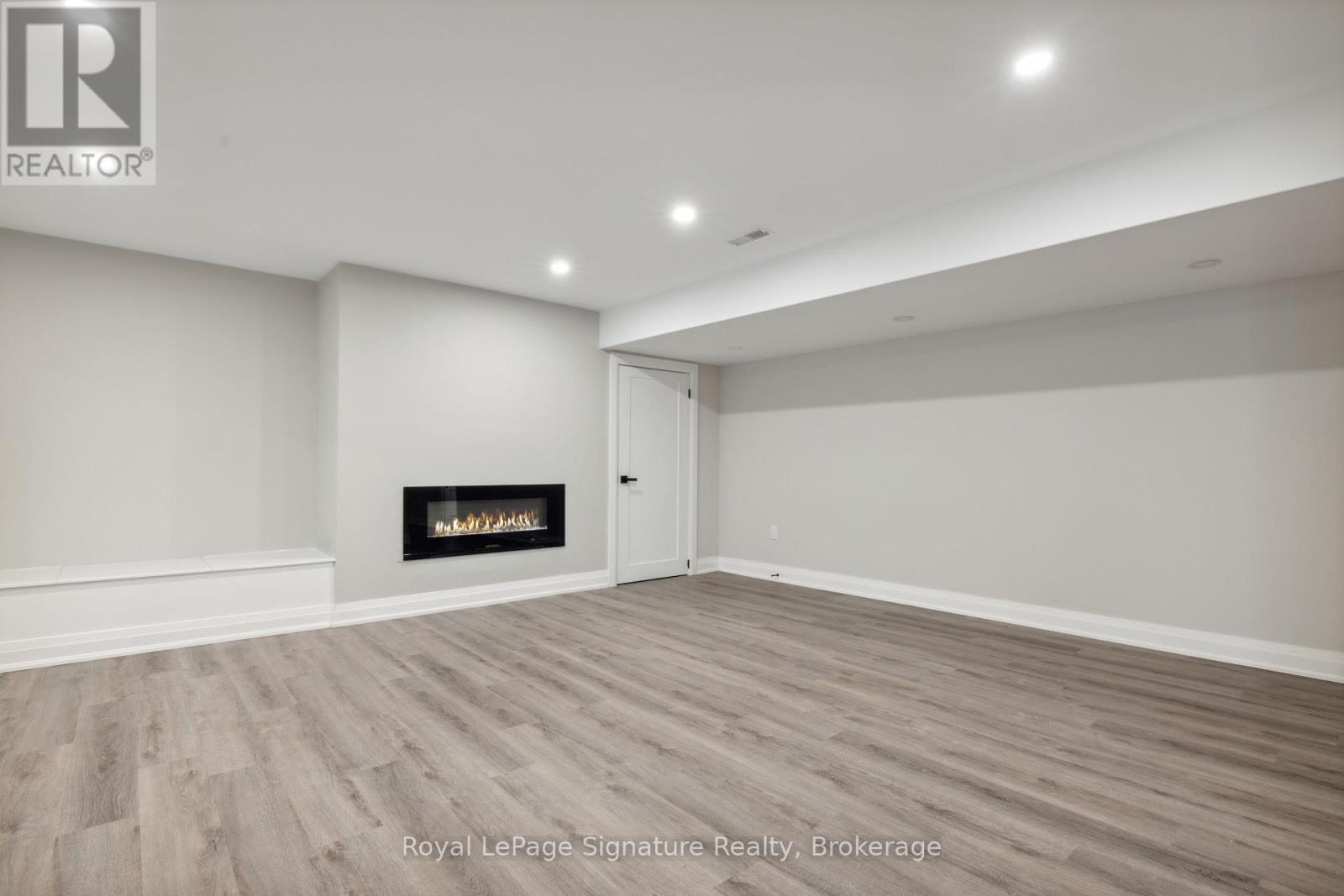 












115 RANKIN'S CRESCENT

,
Blue Mountains,




Ontario
N0H2P0

