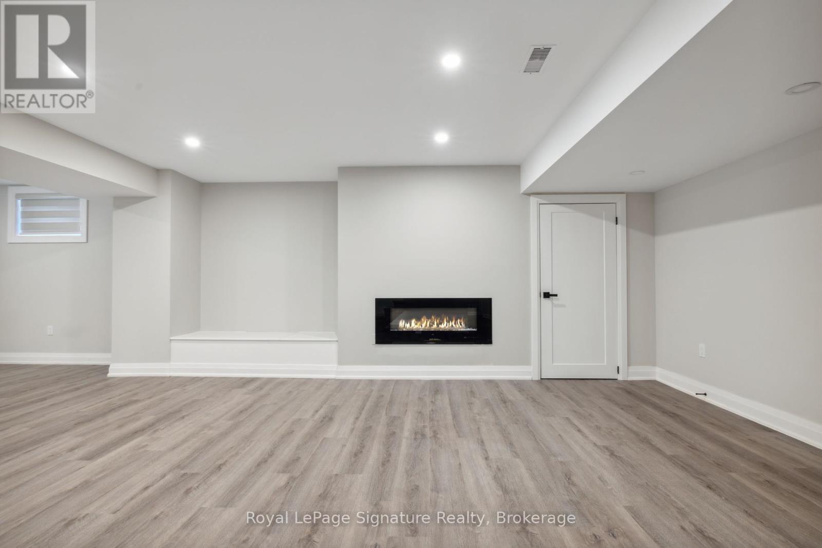 












115 RANKIN'S CRESCENT

,
Blue Mountains,




Ontario
N0H2P0

