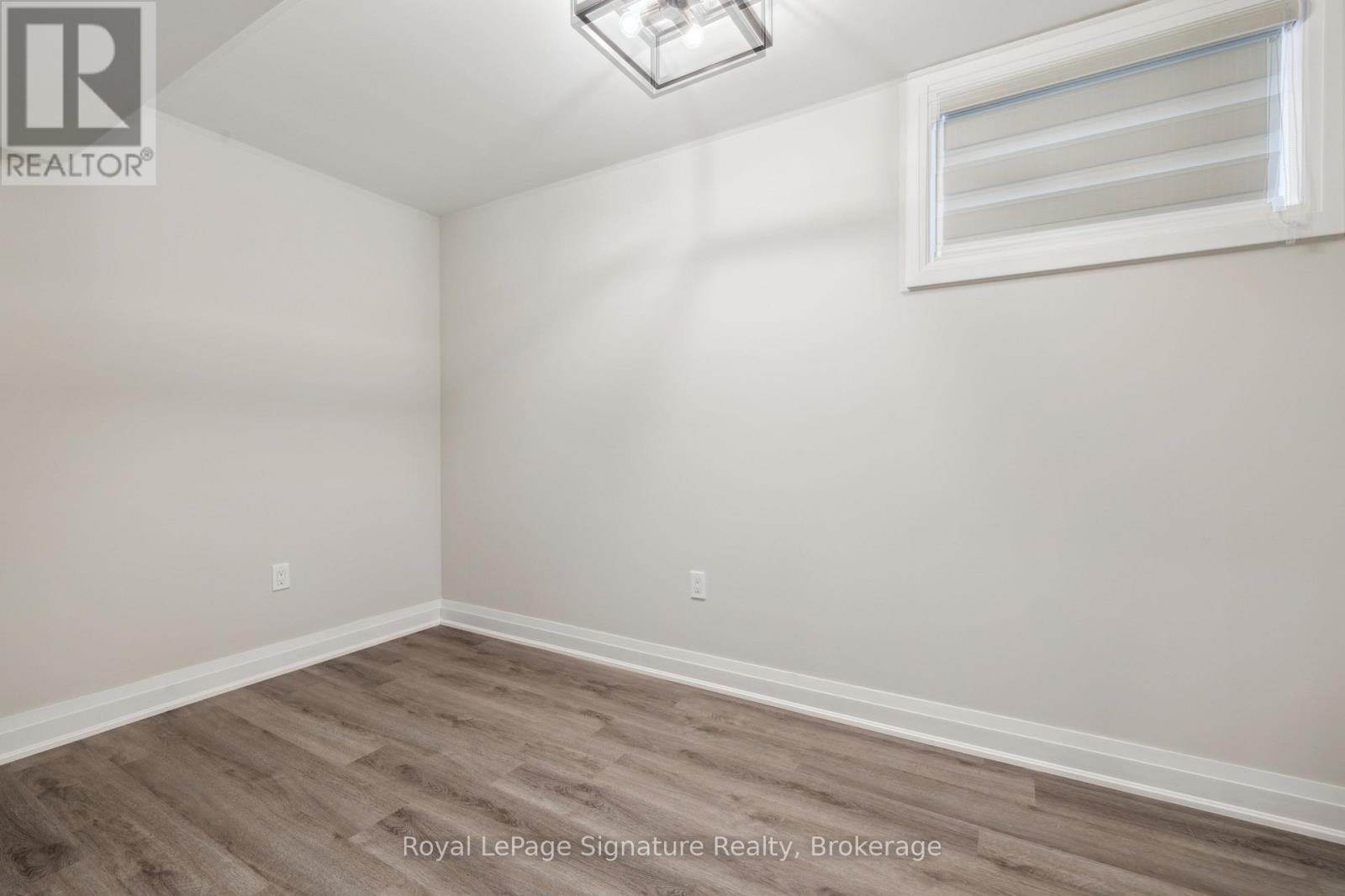












115 RANKIN'S CRESCENT

,
Blue Mountains,




Ontario
N0H2P0

