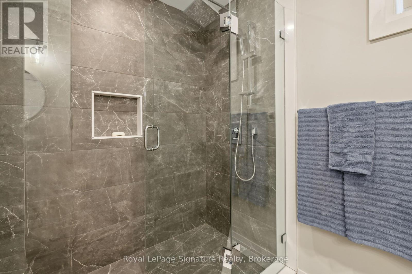












115 RANKIN'S CRESCENT

,
Blue Mountains,




Ontario
N0H2P0

