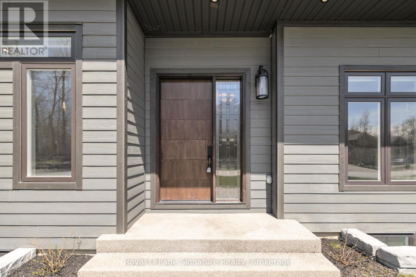 












115 RANKIN'S CRESCENT

,
Blue Mountains,




Ontario
N0H2P0

