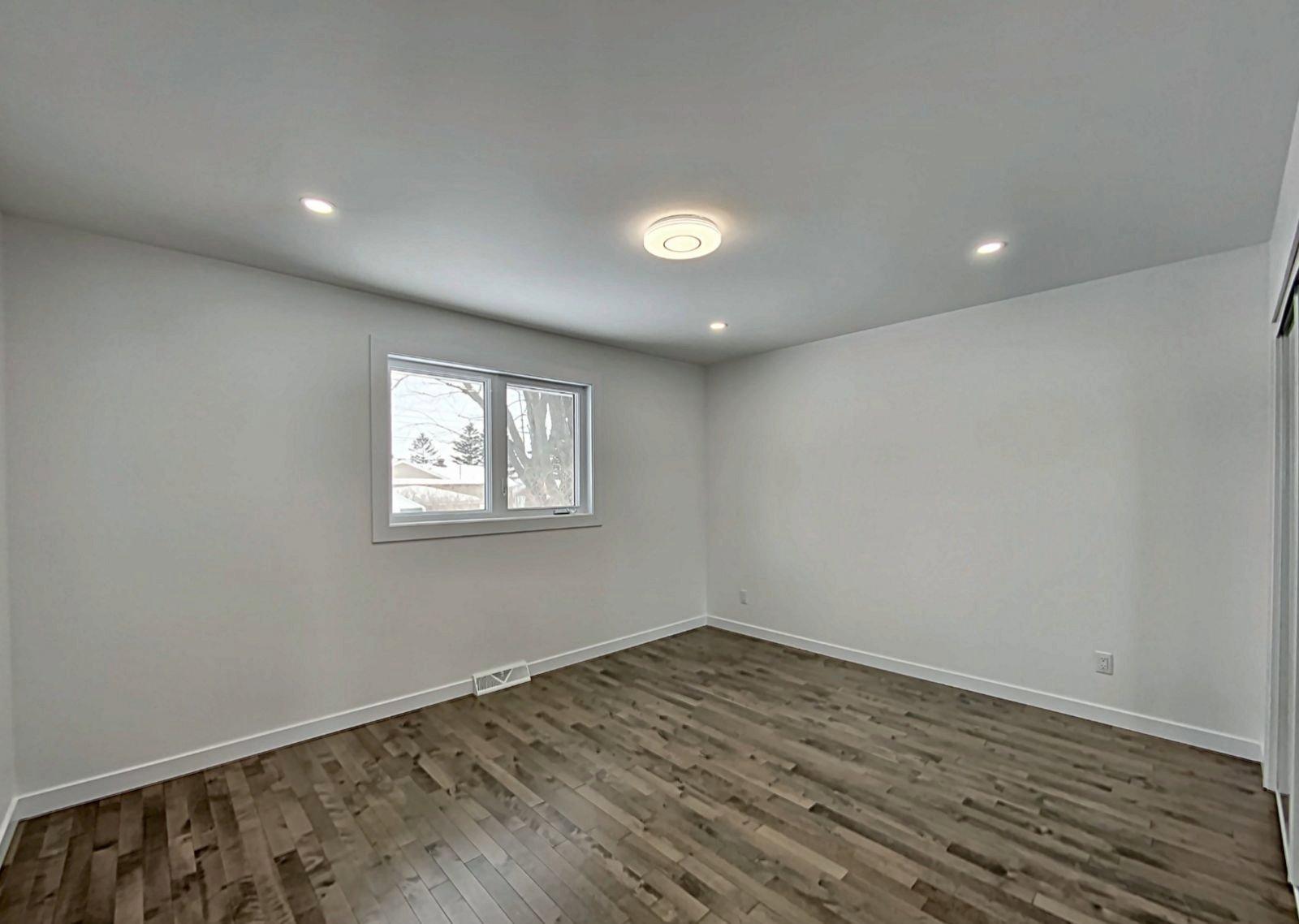 









4552


Rue Grilli

,
Montréal (Pierrefonds-Roxboro),




QC
H9J2B2

