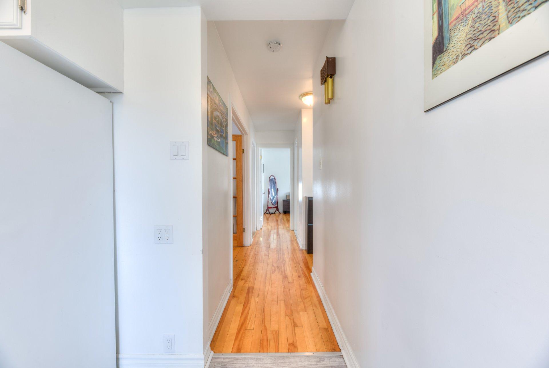 









179


Av. Mariale

,
Laval (Laval-des-Rapides),




QC
H7N3L6

