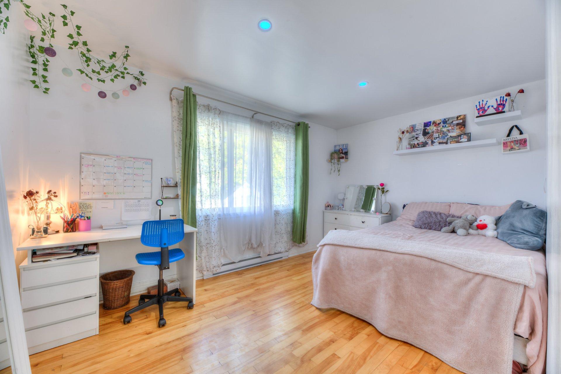 









179


Av. Mariale

,
Laval (Laval-des-Rapides),




QC
H7N3L6

