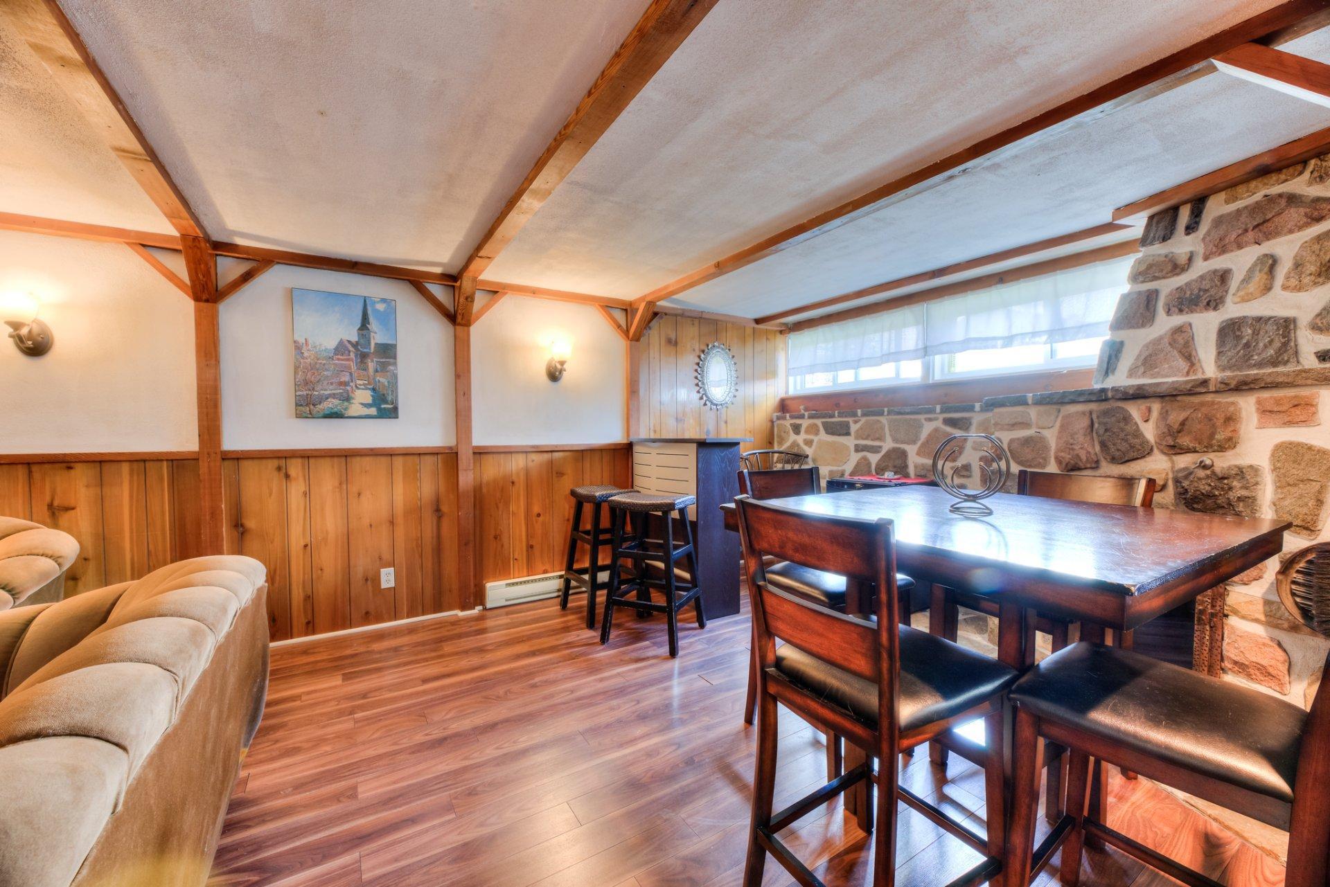 









179


Av. Mariale

,
Laval (Laval-des-Rapides),




QC
H7N3L6

