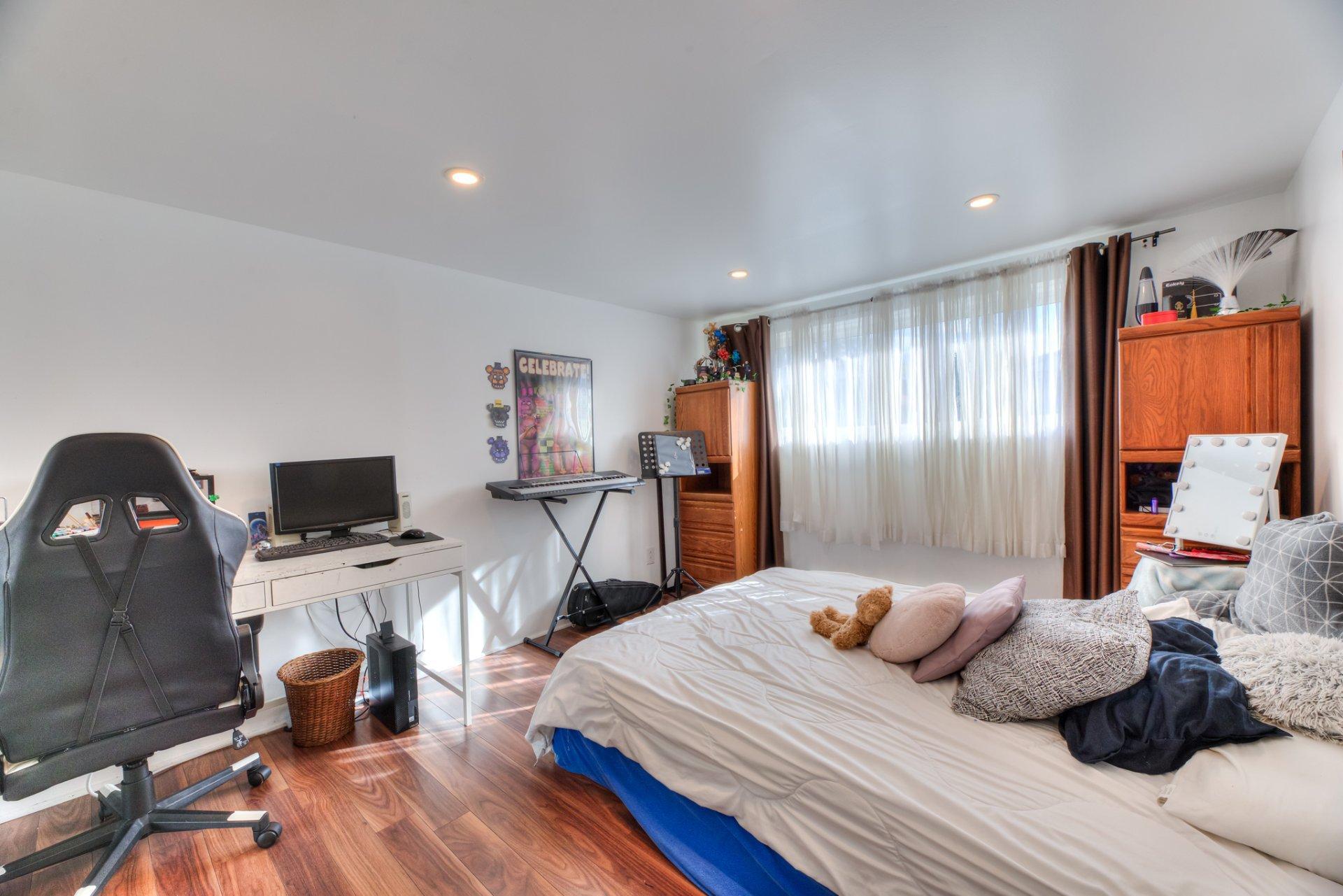 









179


Av. Mariale

,
Laval (Laval-des-Rapides),




QC
H7N3L6

