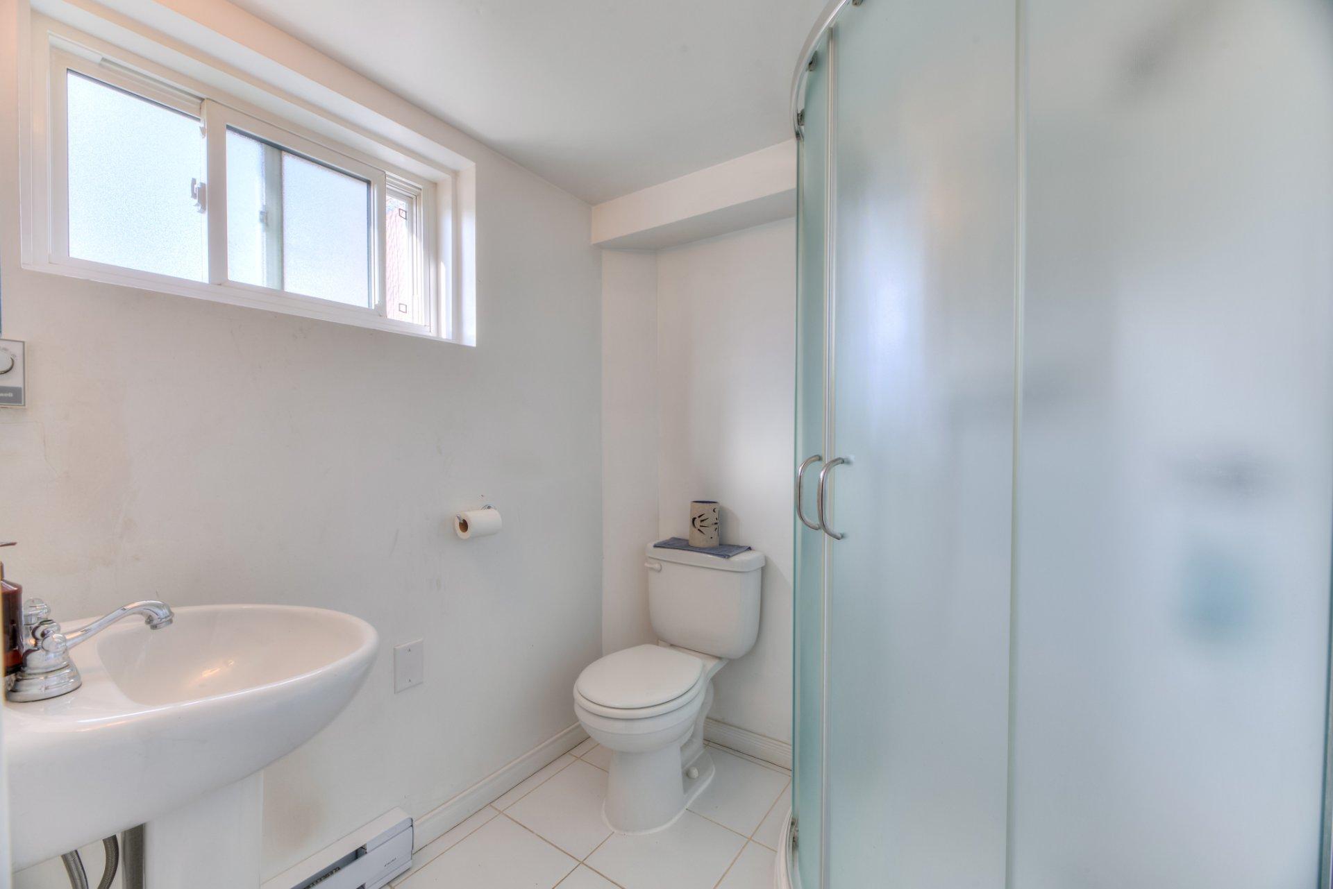









179


Av. Mariale

,
Laval (Laval-des-Rapides),




QC
H7N3L6


