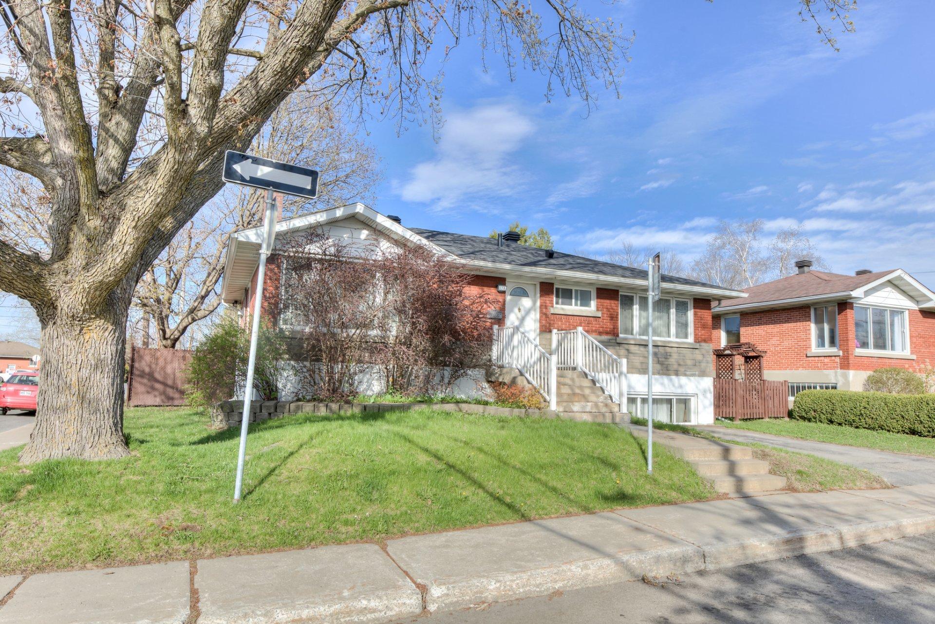 









179


Av. Mariale

,
Laval (Laval-des-Rapides),




QC
H7N3L6

