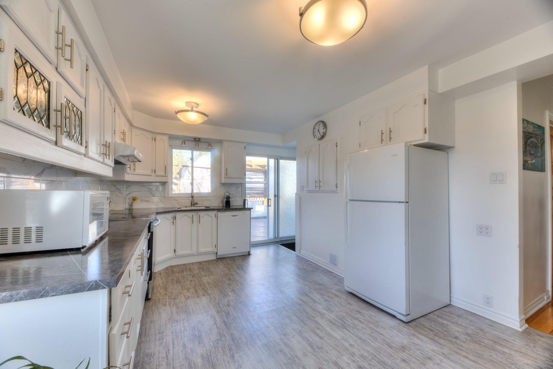 









179


Av. Mariale

,
Laval (Laval-des-Rapides),




QC
H7N3L6

