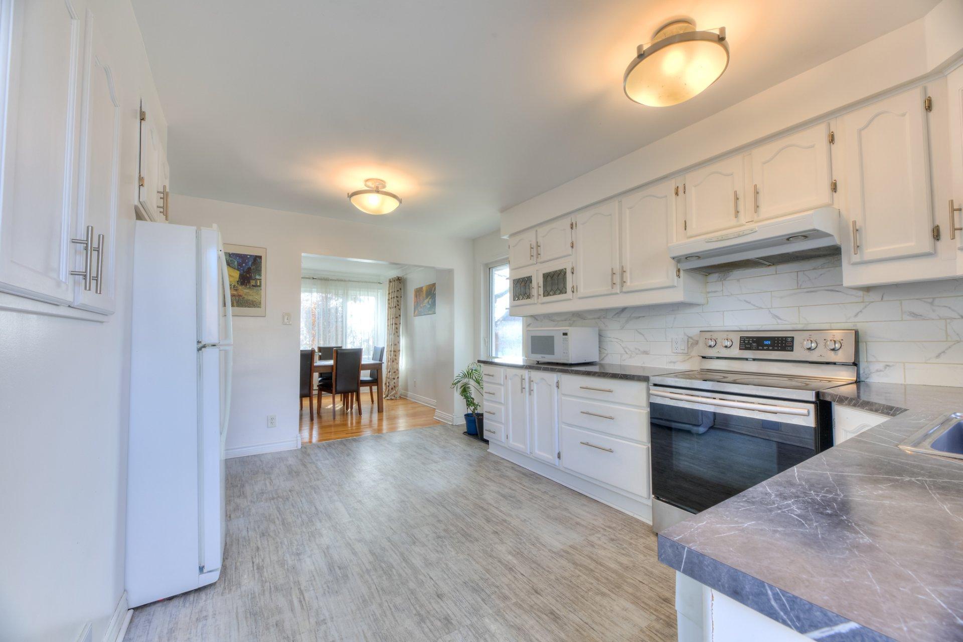









179


Av. Mariale

,
Laval (Laval-des-Rapides),




QC
H7N3L6

