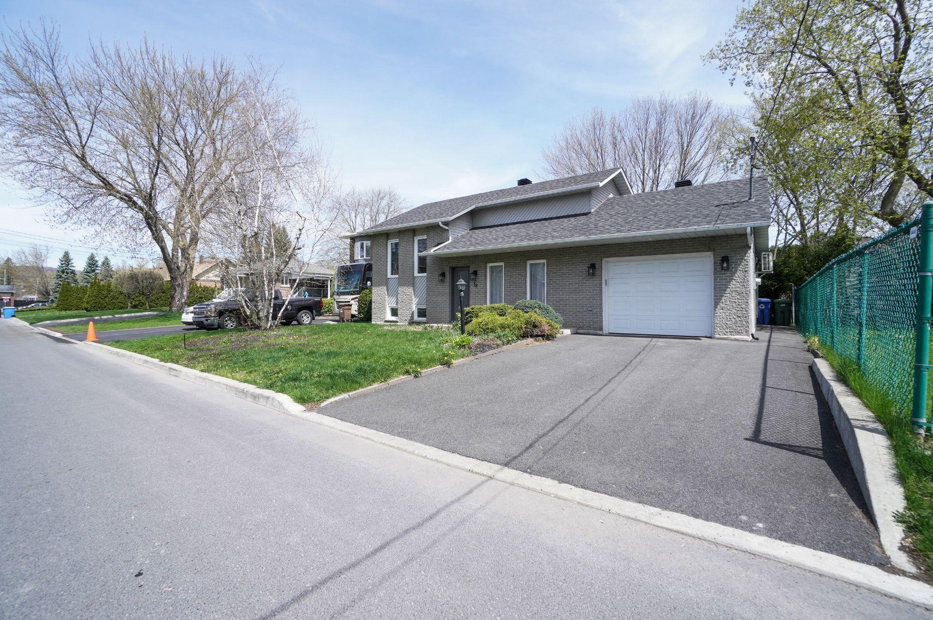 









1B


Rue Olier

,
Saint-Basile-le-Grand,




QC
J3N1L6

