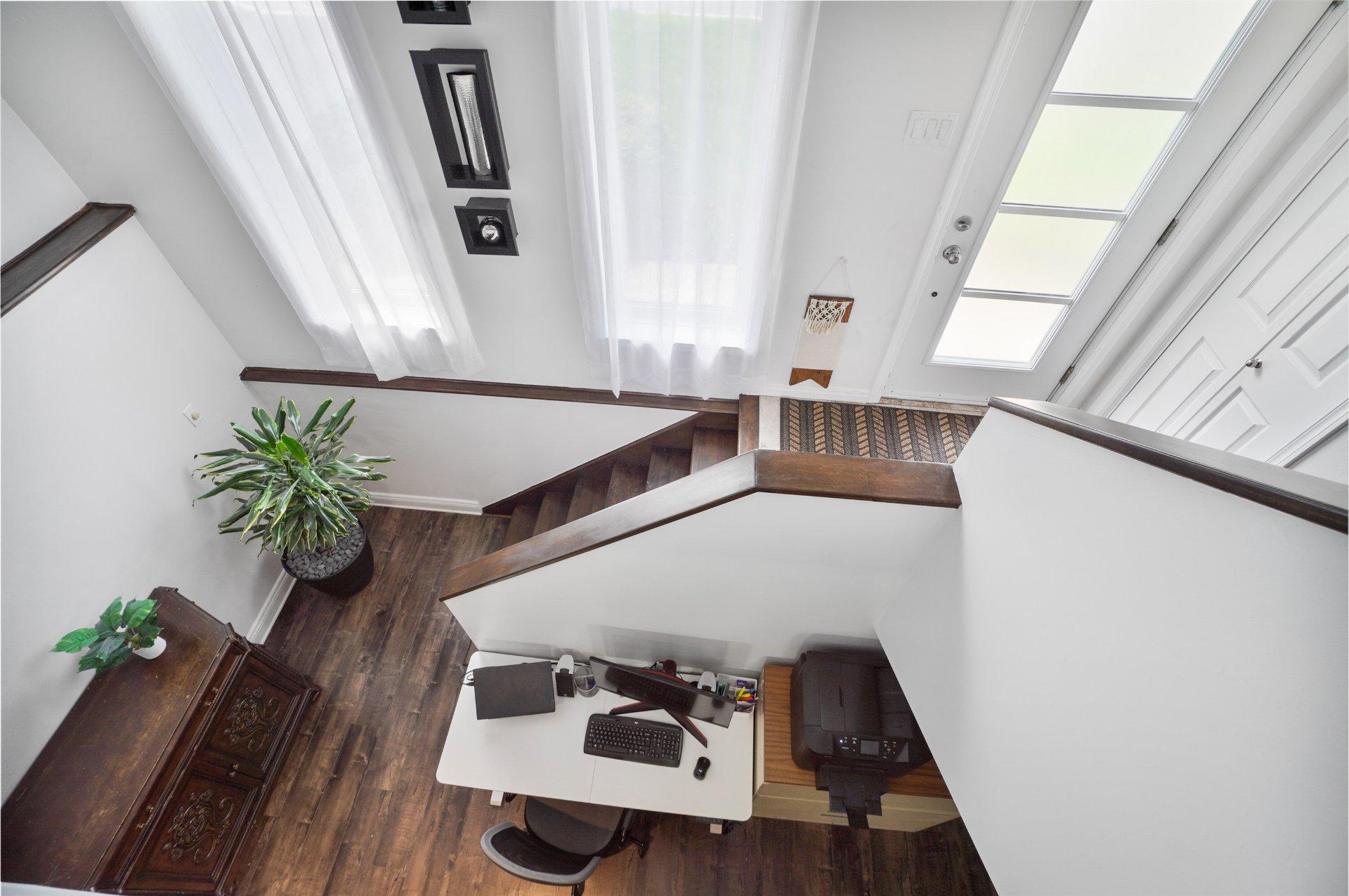 









1B


Rue Olier

,
Saint-Basile-le-Grand,




QC
J3N1L6


