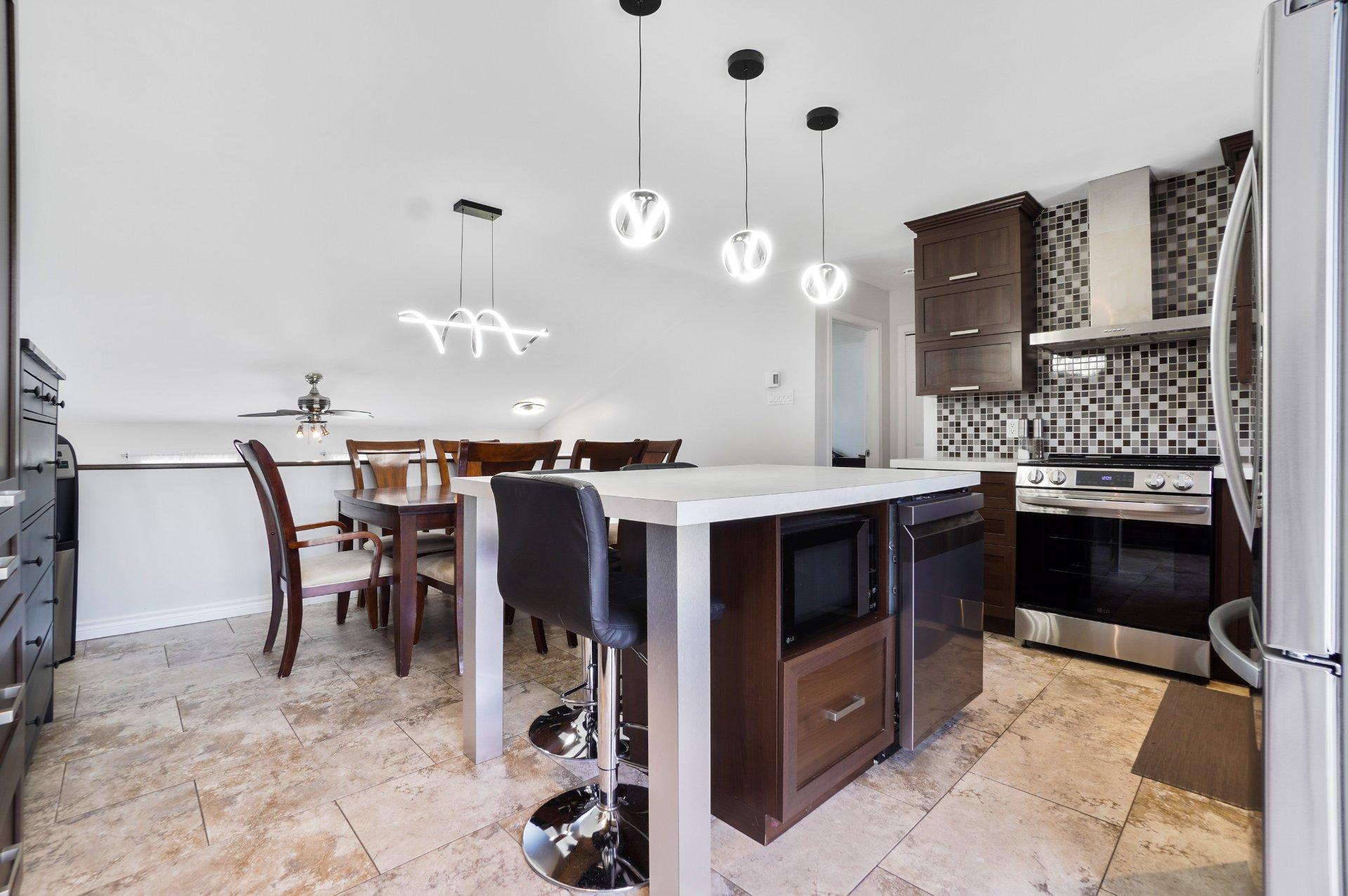 









1B


Rue Olier

,
Saint-Basile-le-Grand,




QC
J3N1L6

