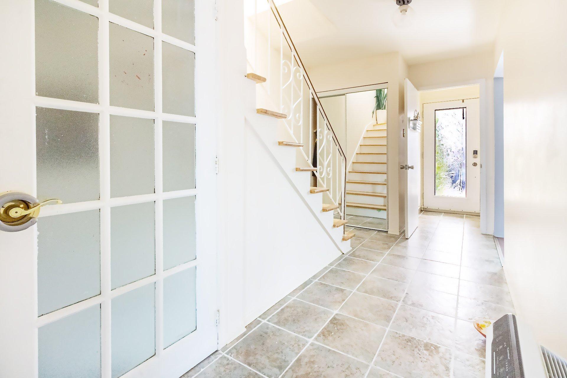 









1200


Rue Pellerin

,
Brossard,




QC
J4W2L3

