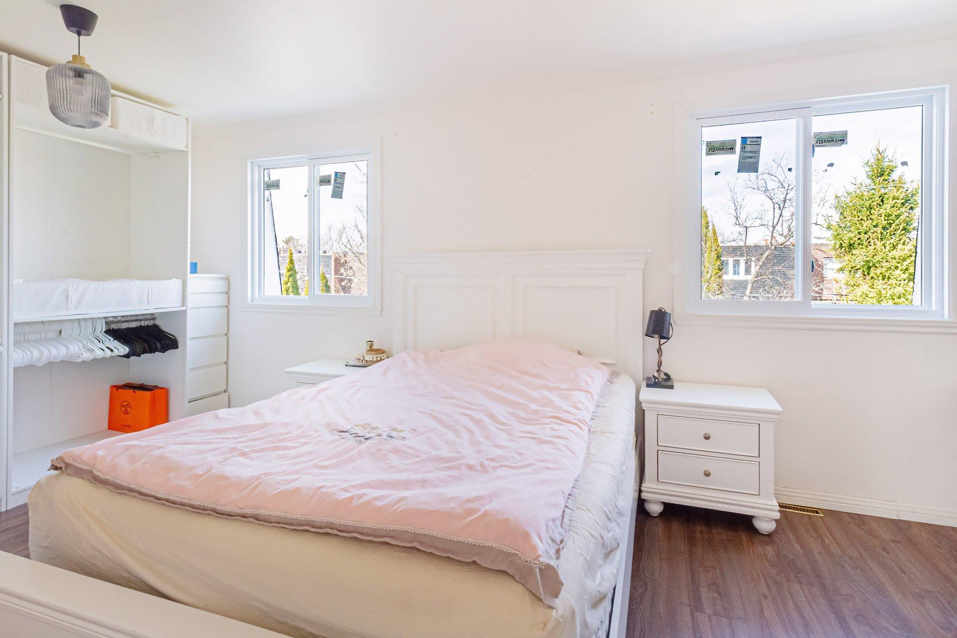 









1200


Rue Pellerin

,
Brossard,




QC
J4W2L3

