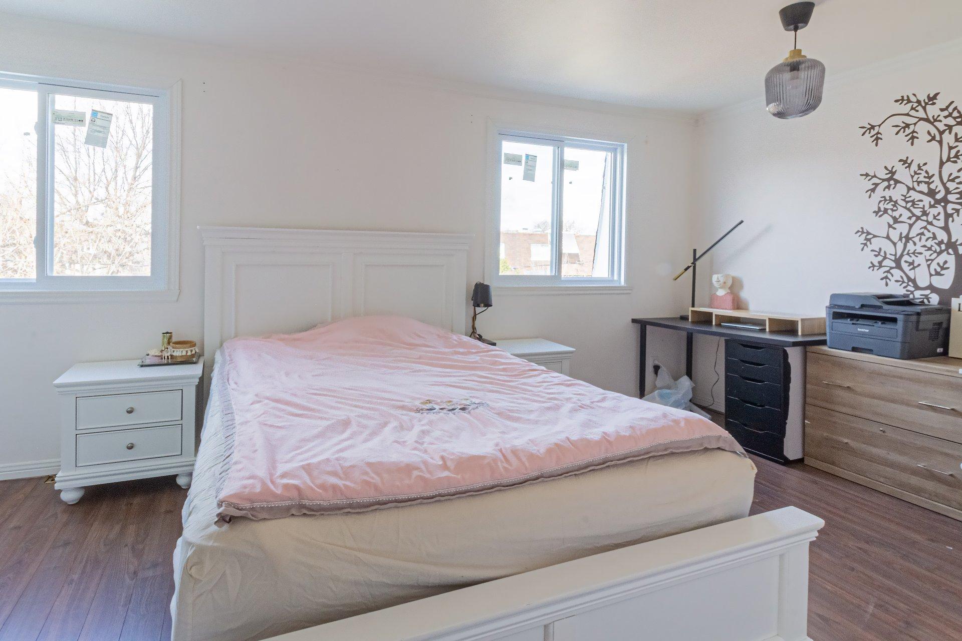 









1200


Rue Pellerin

,
Brossard,




QC
J4W2L3


