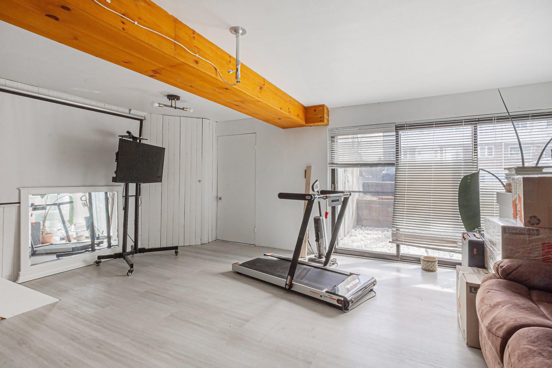 









1200


Rue Pellerin

,
Brossard,




QC
J4W2L3

