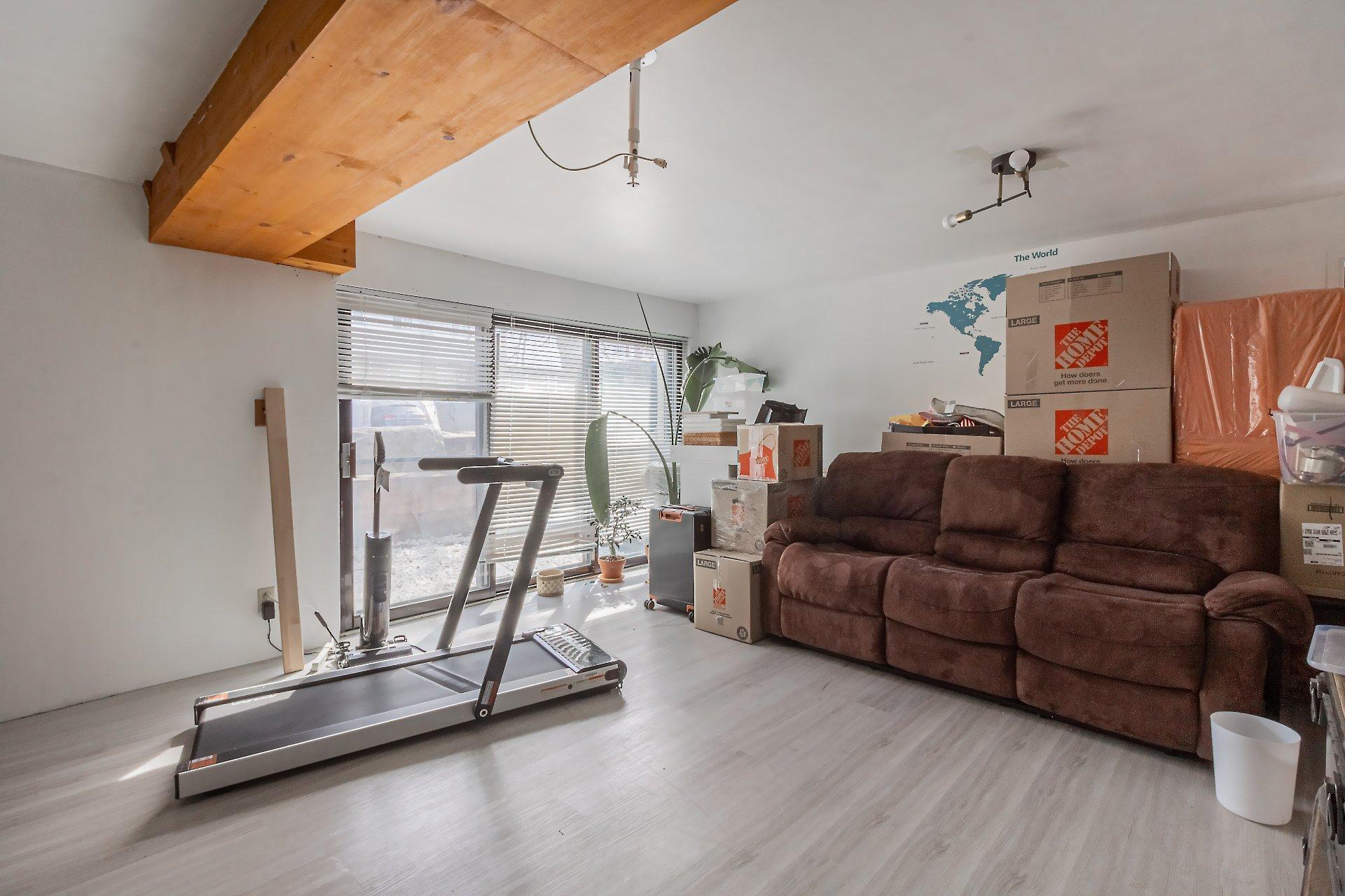 









1200


Rue Pellerin

,
Brossard,




QC
J4W2L3


