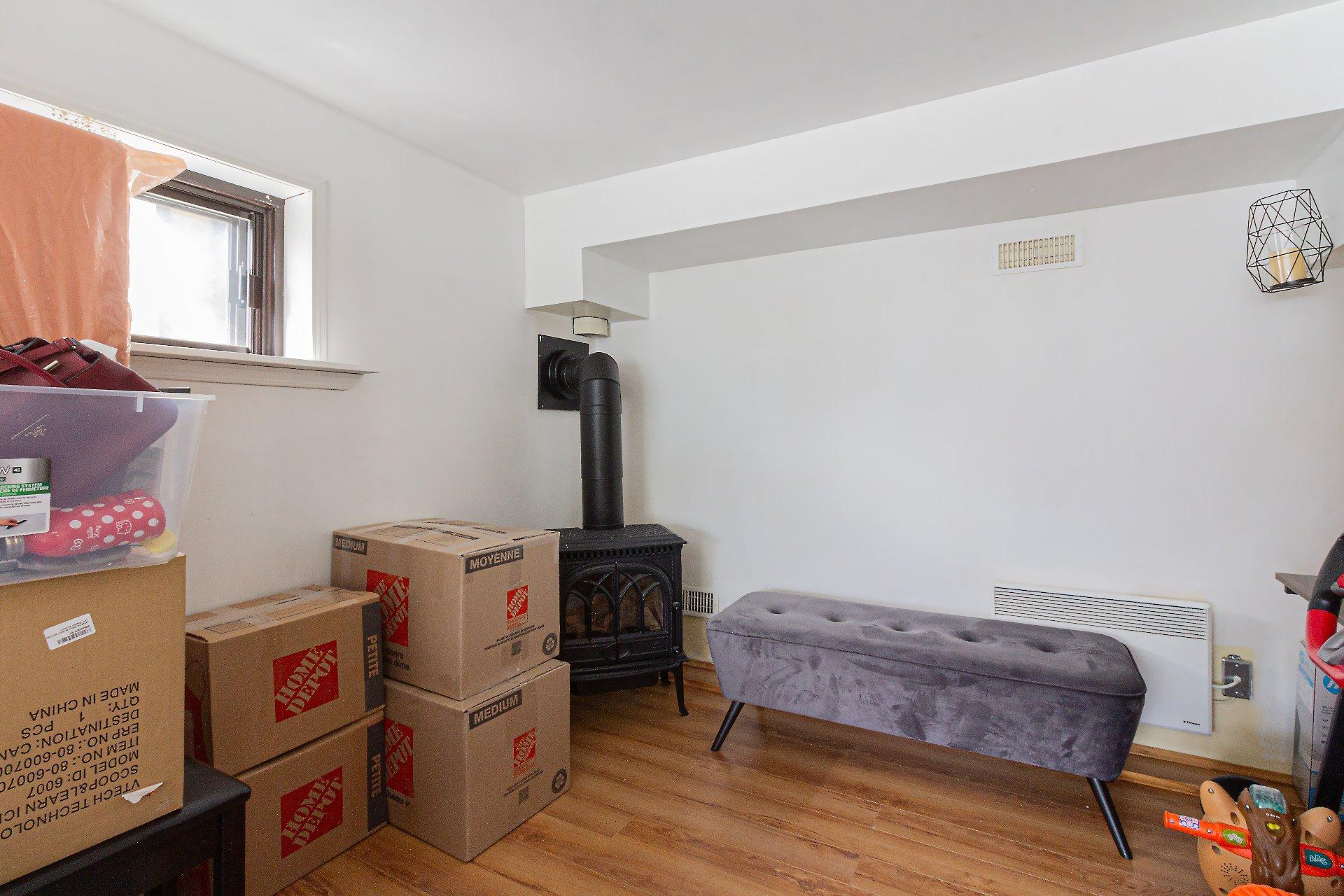









1200


Rue Pellerin

,
Brossard,




QC
J4W2L3

