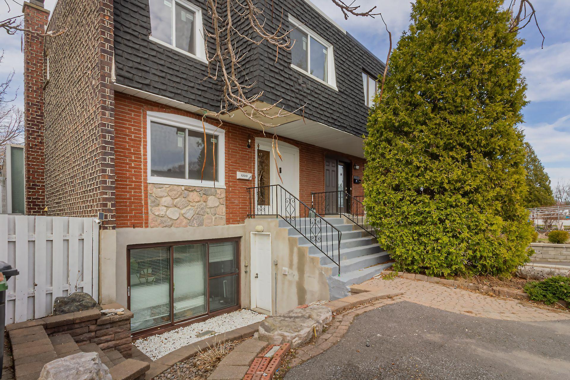 









1200


Rue Pellerin

,
Brossard,




QC
J4W2L3

