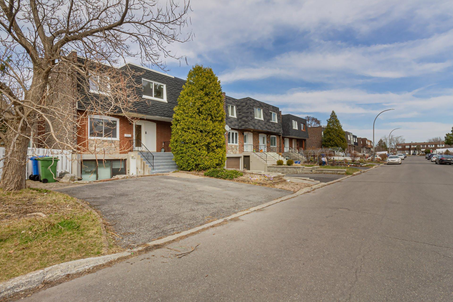 









1200


Rue Pellerin

,
Brossard,




QC
J4W2L3


