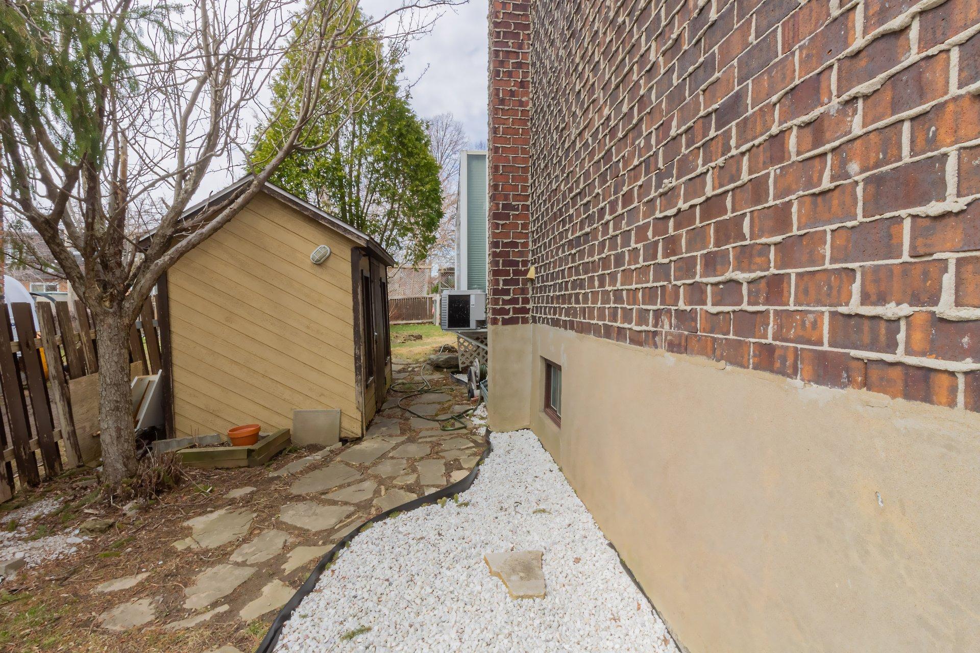 









1200


Rue Pellerin

,
Brossard,




QC
J4W2L3

