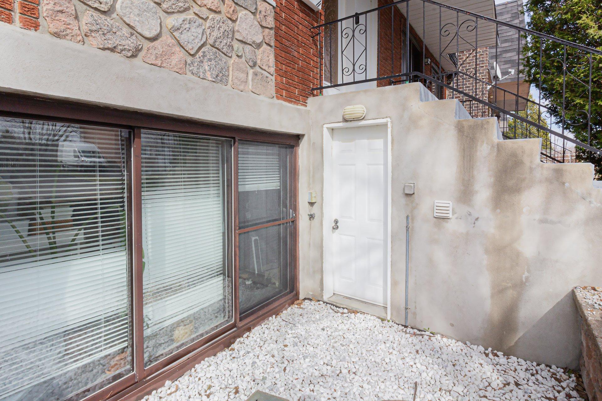 









1200


Rue Pellerin

,
Brossard,




QC
J4W2L3

