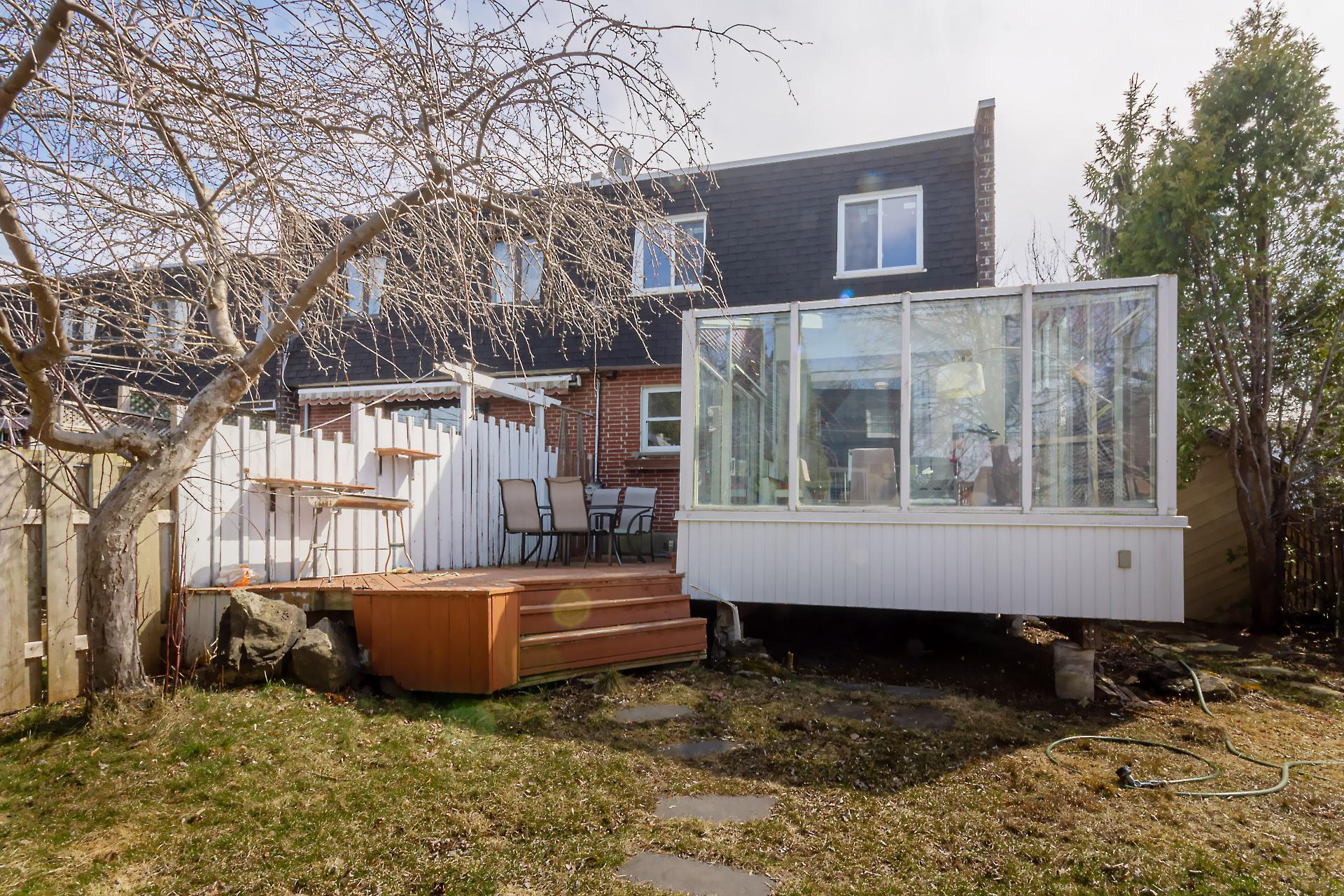 









1200


Rue Pellerin

,
Brossard,




QC
J4W2L3

