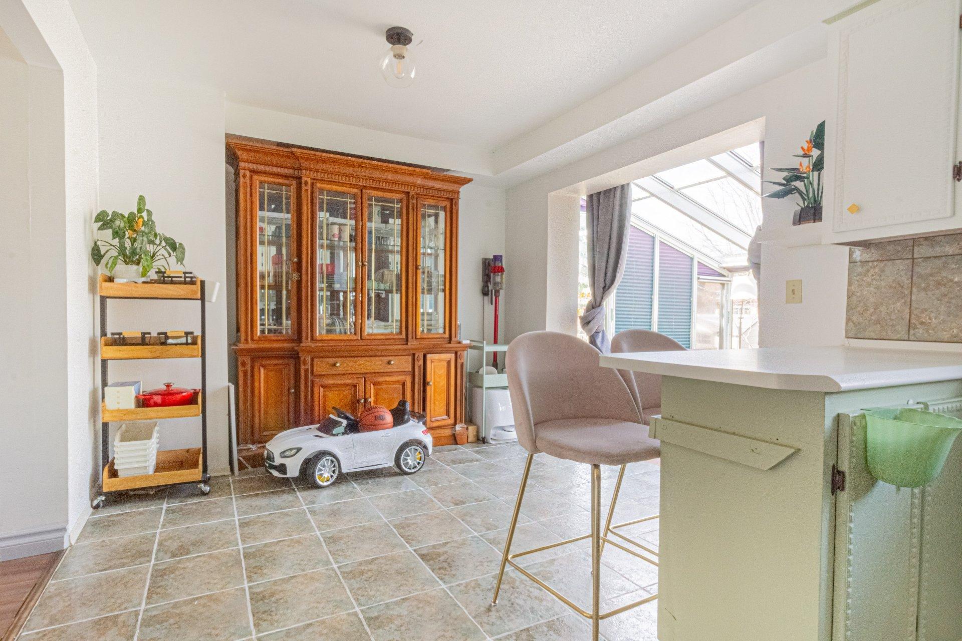 









1200


Rue Pellerin

,
Brossard,




QC
J4W2L3

