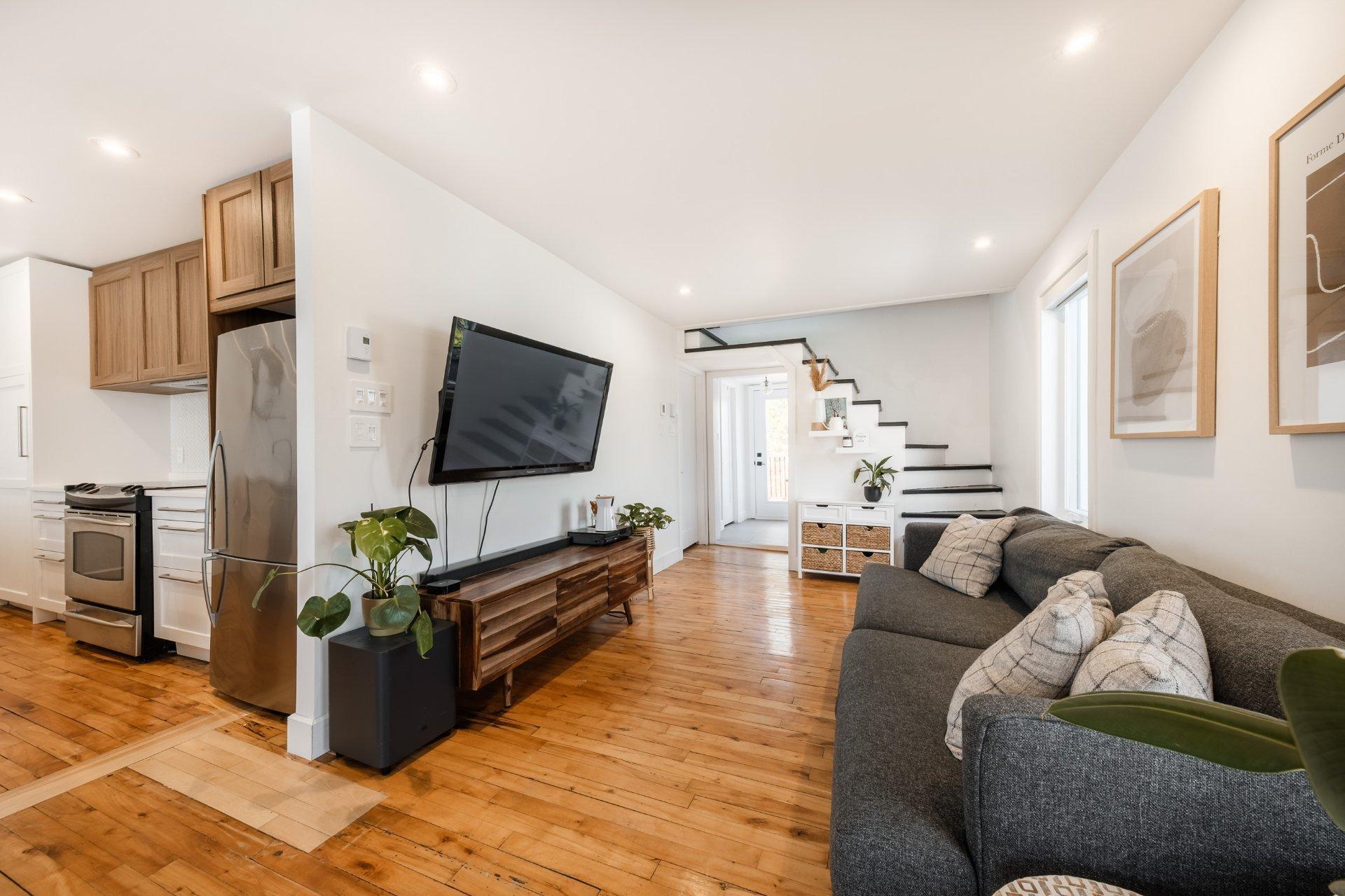 









80


Rue Désautels

,
Mont-Saint-Hilaire,




QC
J3H3B9

