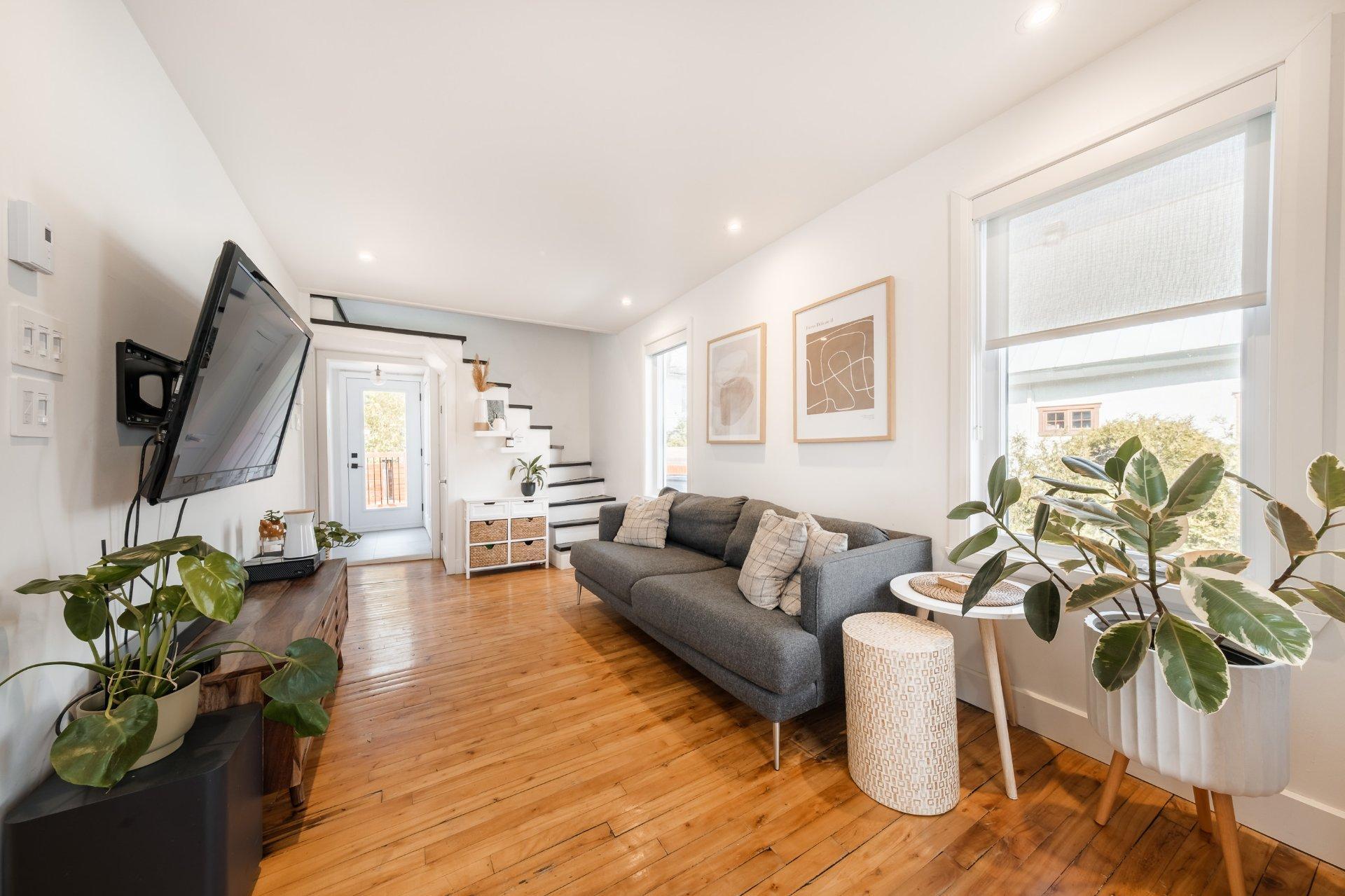 









80


Rue Désautels

,
Mont-Saint-Hilaire,




QC
J3H3B9

