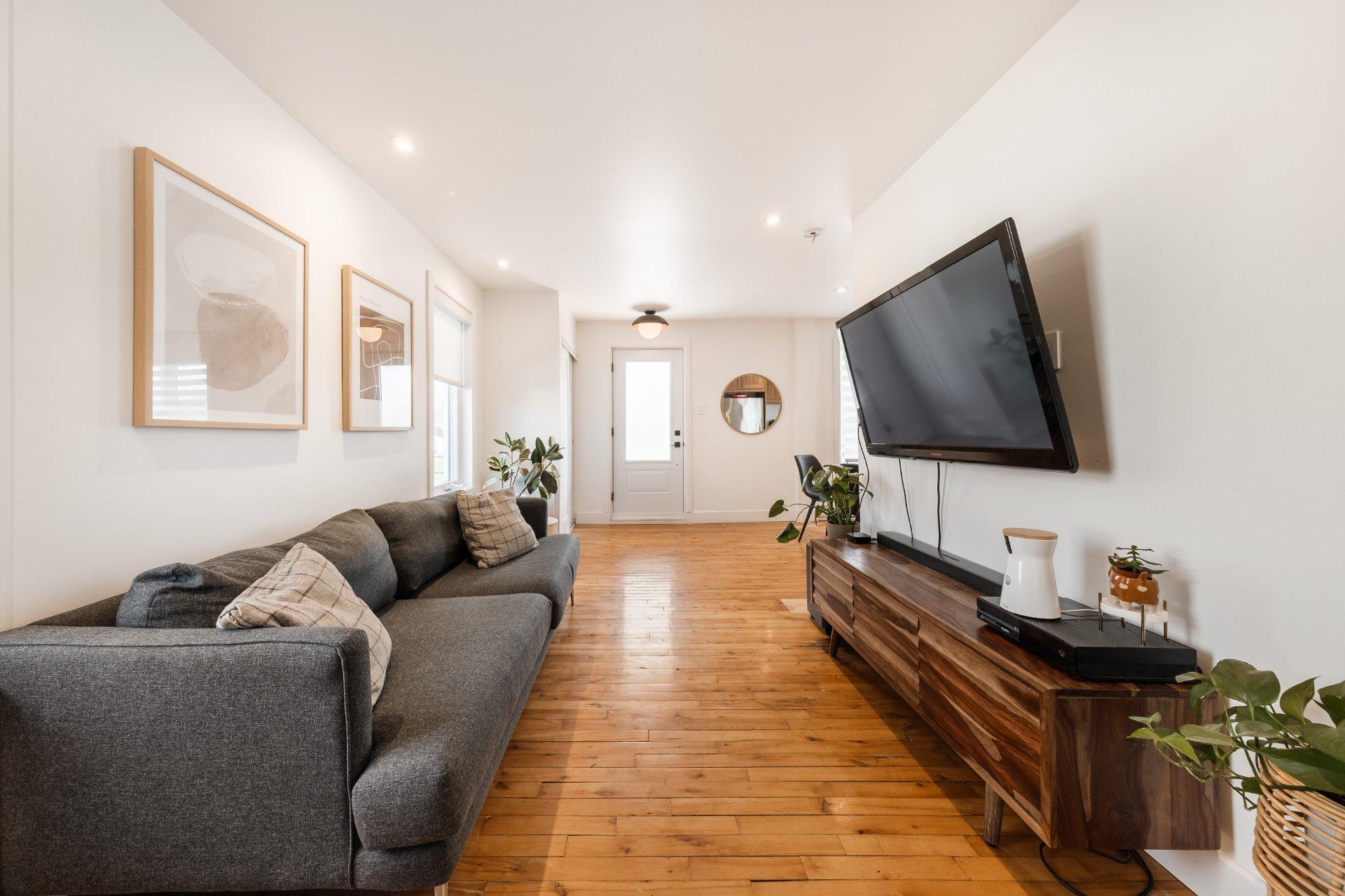 









80


Rue Désautels

,
Mont-Saint-Hilaire,




QC
J3H3B9

