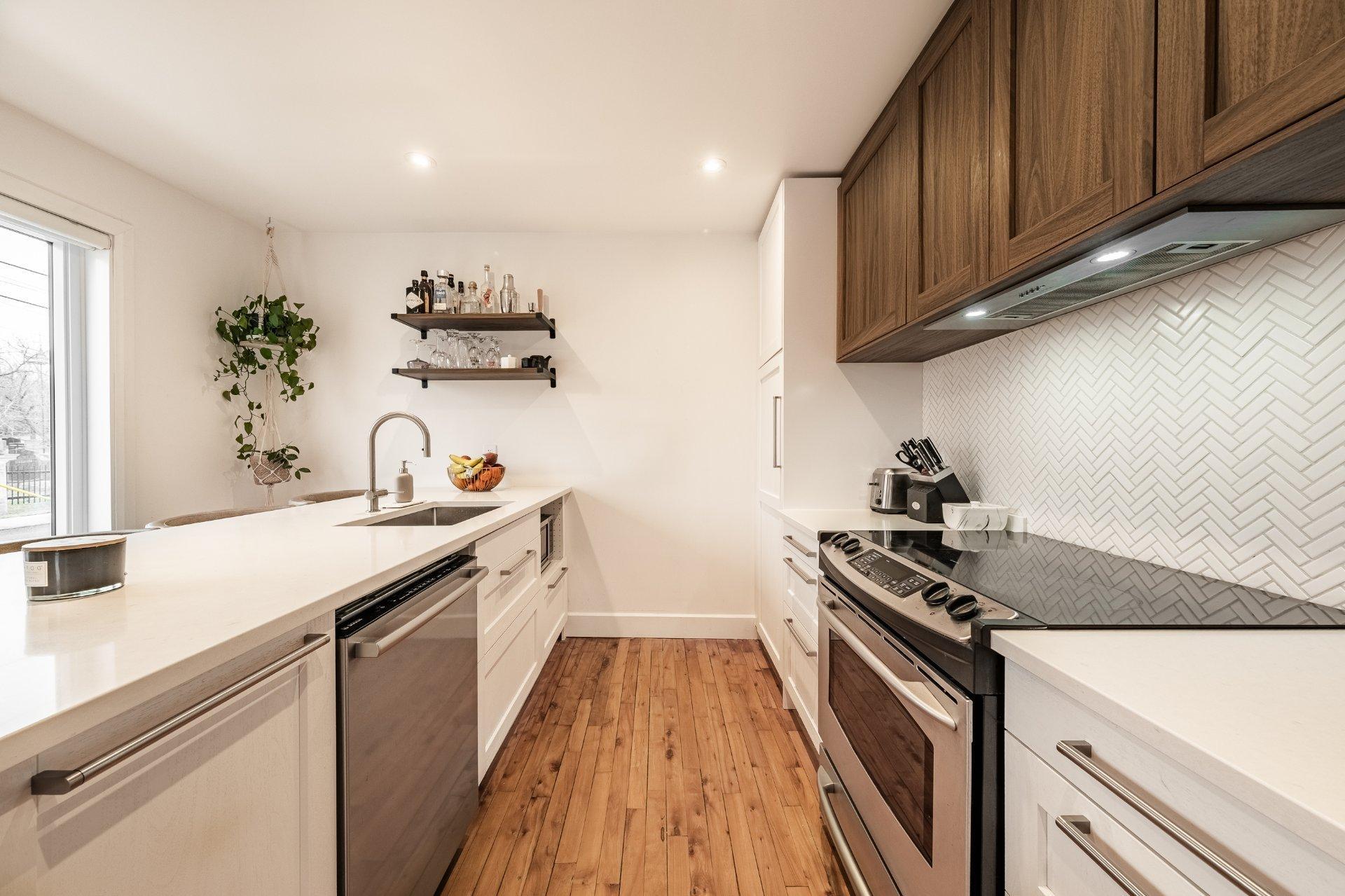 









80


Rue Désautels

,
Mont-Saint-Hilaire,




QC
J3H3B9

