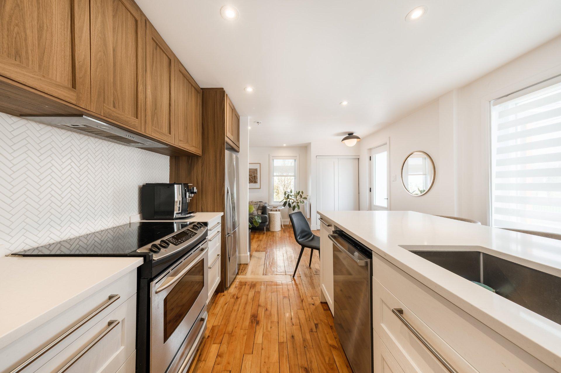 









80


Rue Désautels

,
Mont-Saint-Hilaire,




QC
J3H3B9

