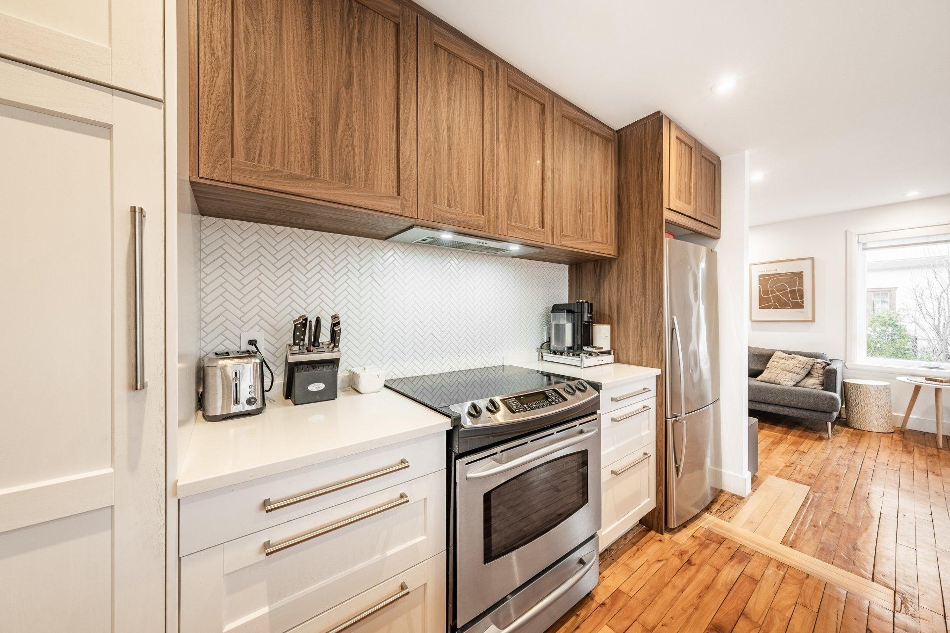 









80


Rue Désautels

,
Mont-Saint-Hilaire,




QC
J3H3B9

