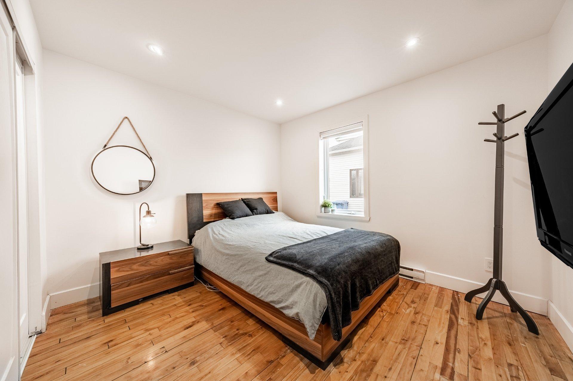 









80


Rue Désautels

,
Mont-Saint-Hilaire,




QC
J3H3B9

