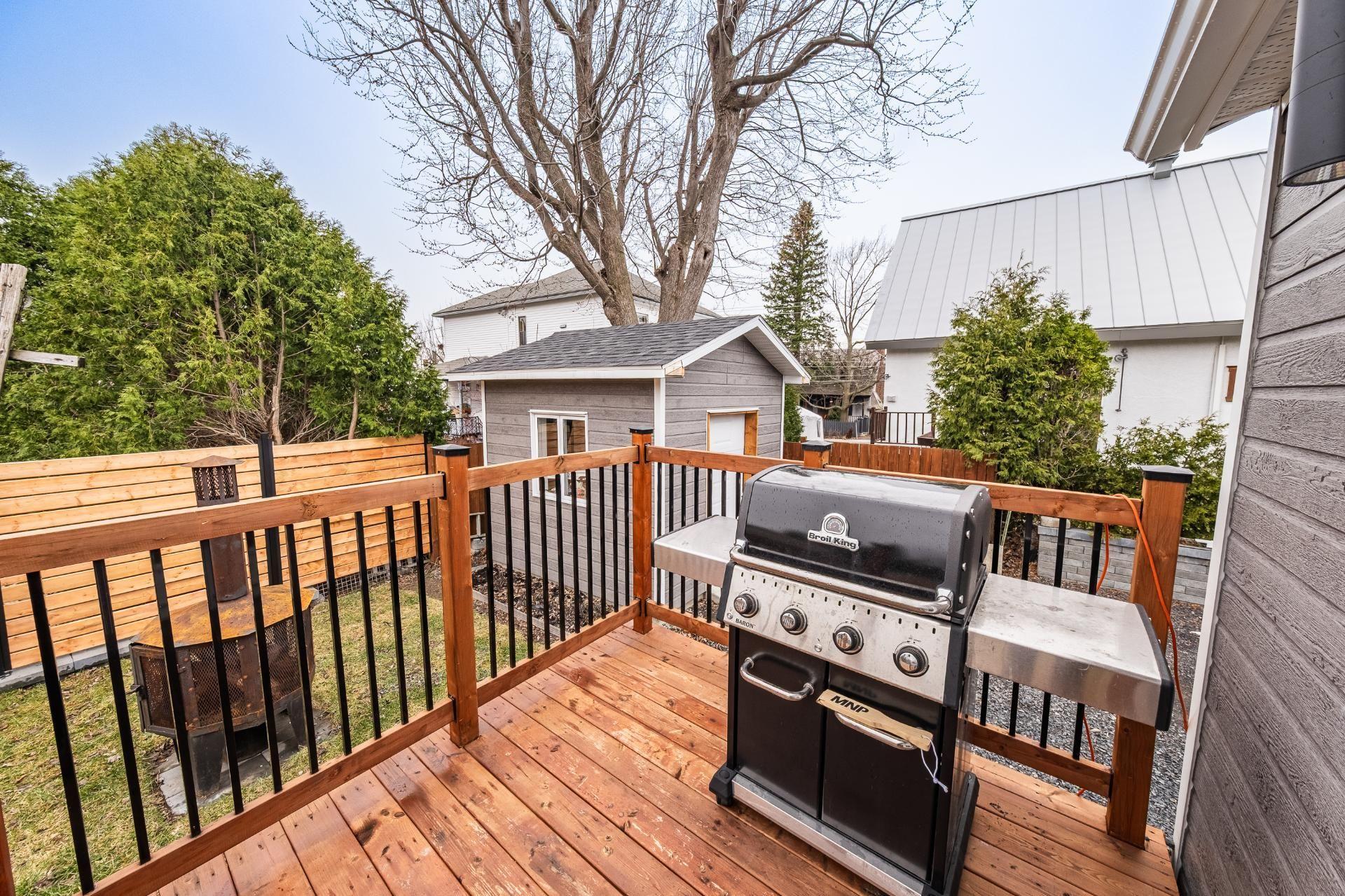 









80


Rue Désautels

,
Mont-Saint-Hilaire,




QC
J3H3B9

