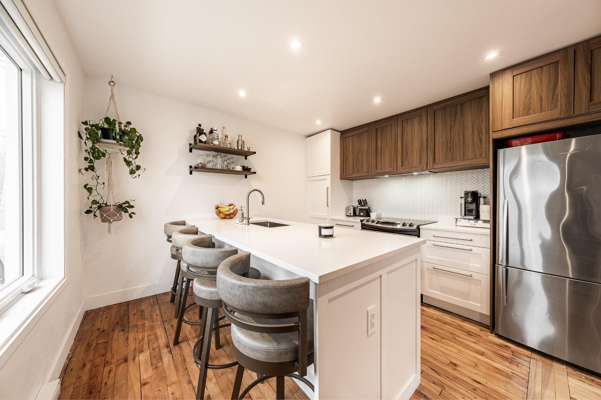 









80


Rue Désautels

,
Mont-Saint-Hilaire,




QC
J3H3B9

